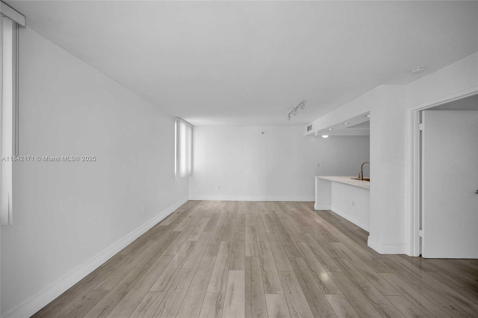 MADISON DOWNTOWN CONDO - Residential