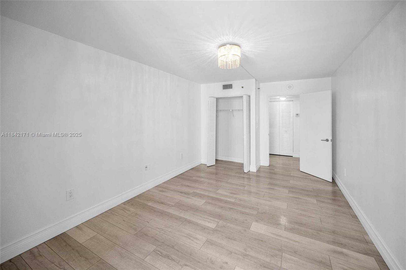 MADISON DOWNTOWN CONDO - Residential