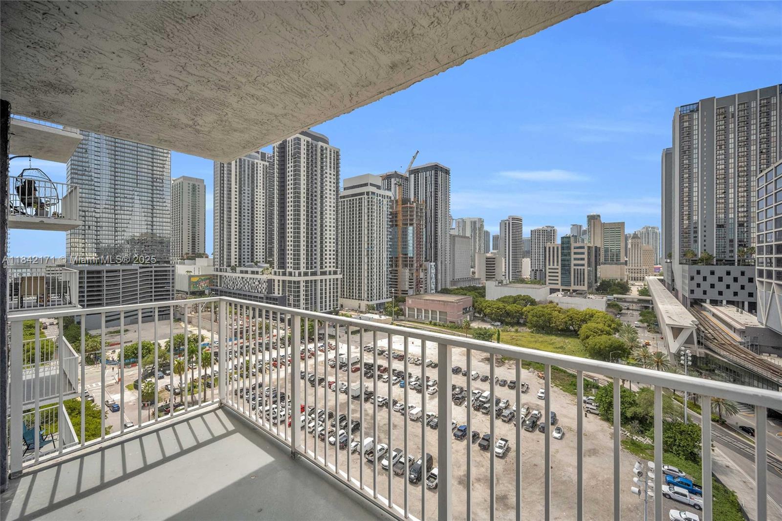 MADISON DOWNTOWN CONDO - Residential