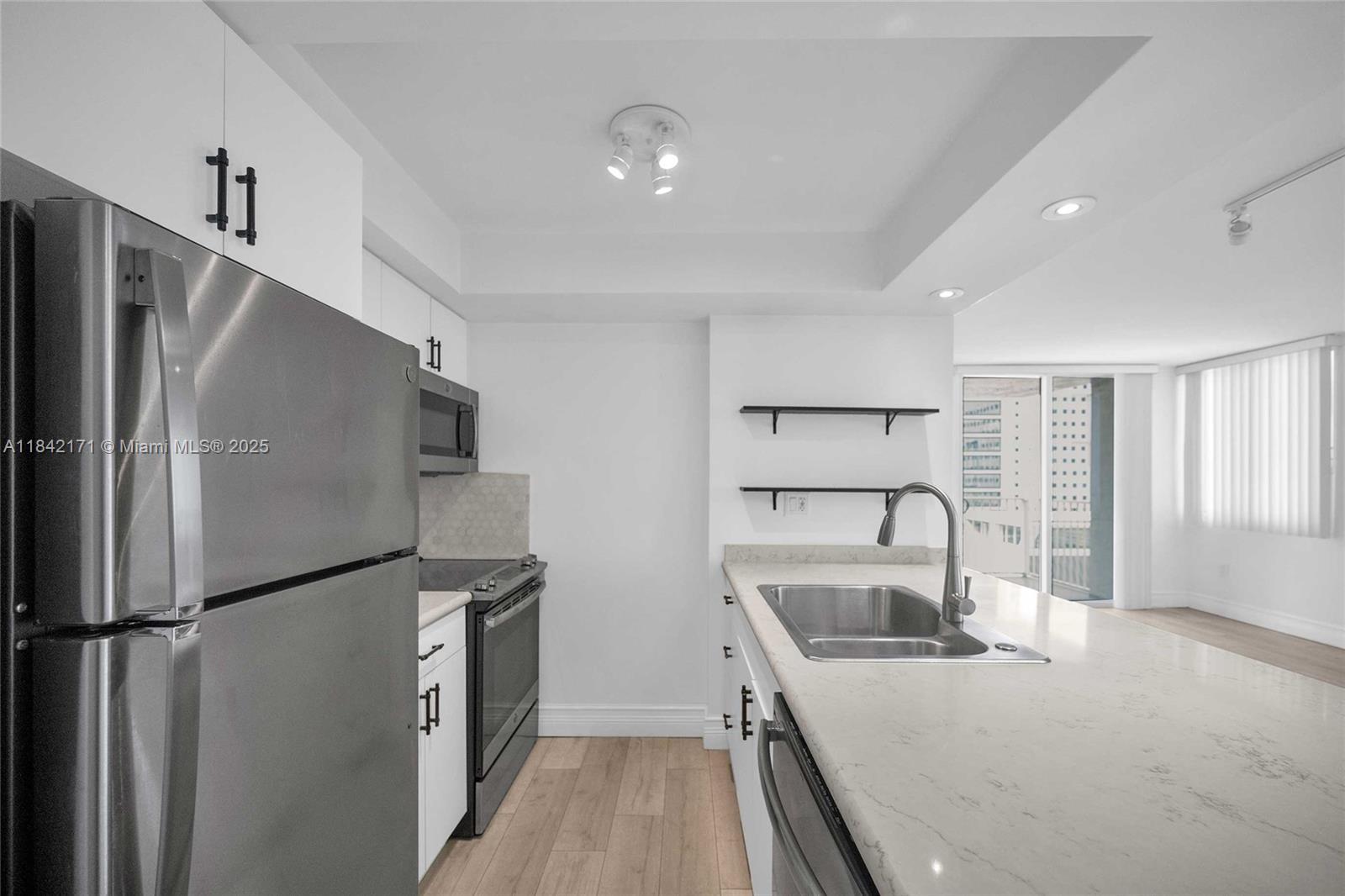 MADISON DOWNTOWN CONDO - Residential