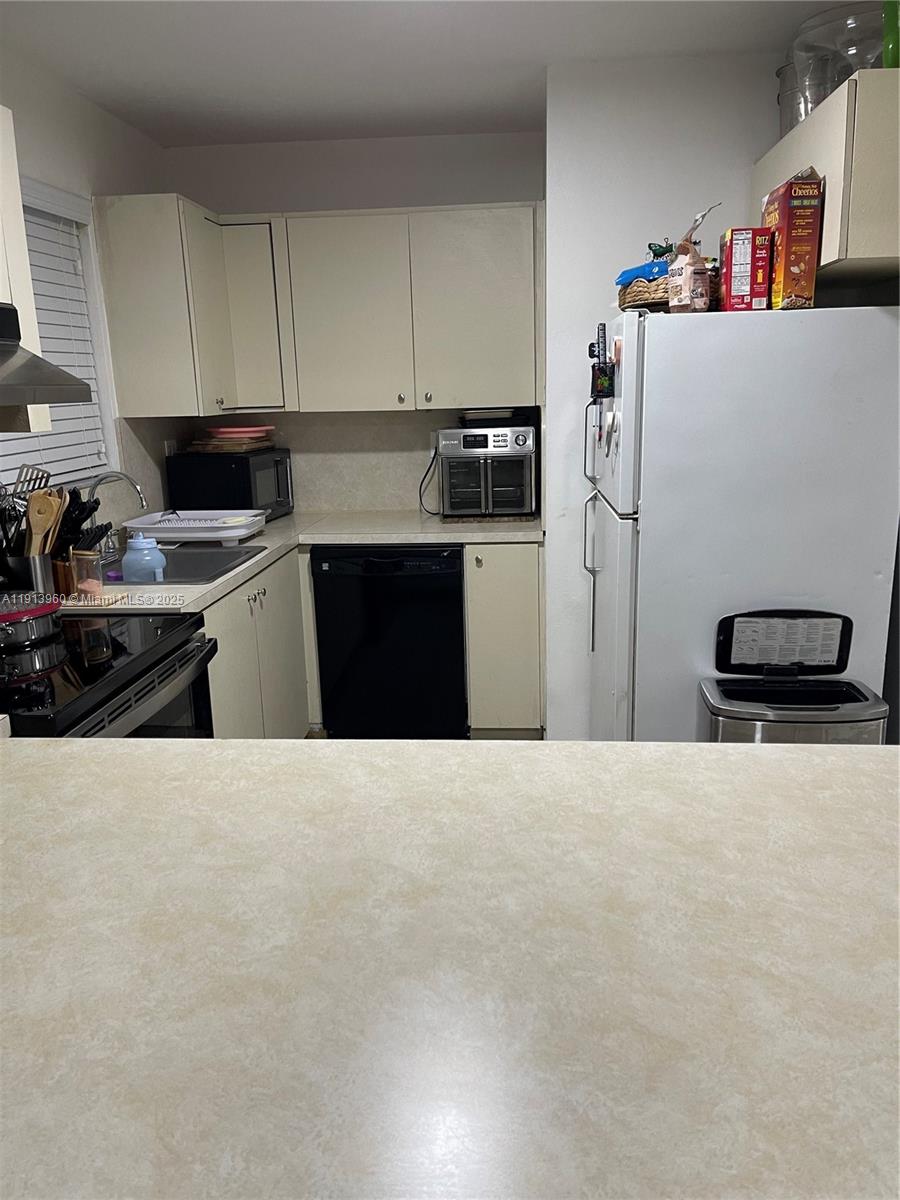 SAGA VIEW - Residential Lease