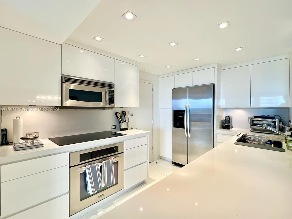 KEY BISCAYNES COMMODORE C - Residential Lease