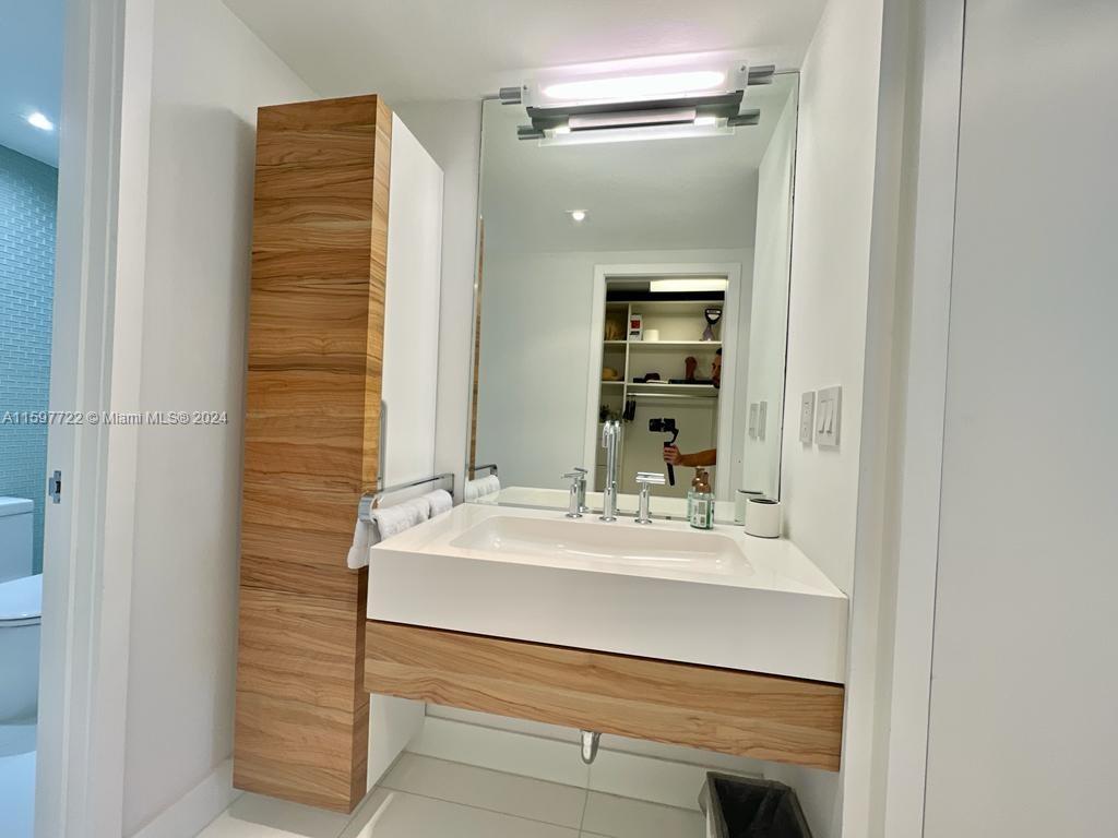 KEY BISCAYNES COMMODORE C - Residential Lease