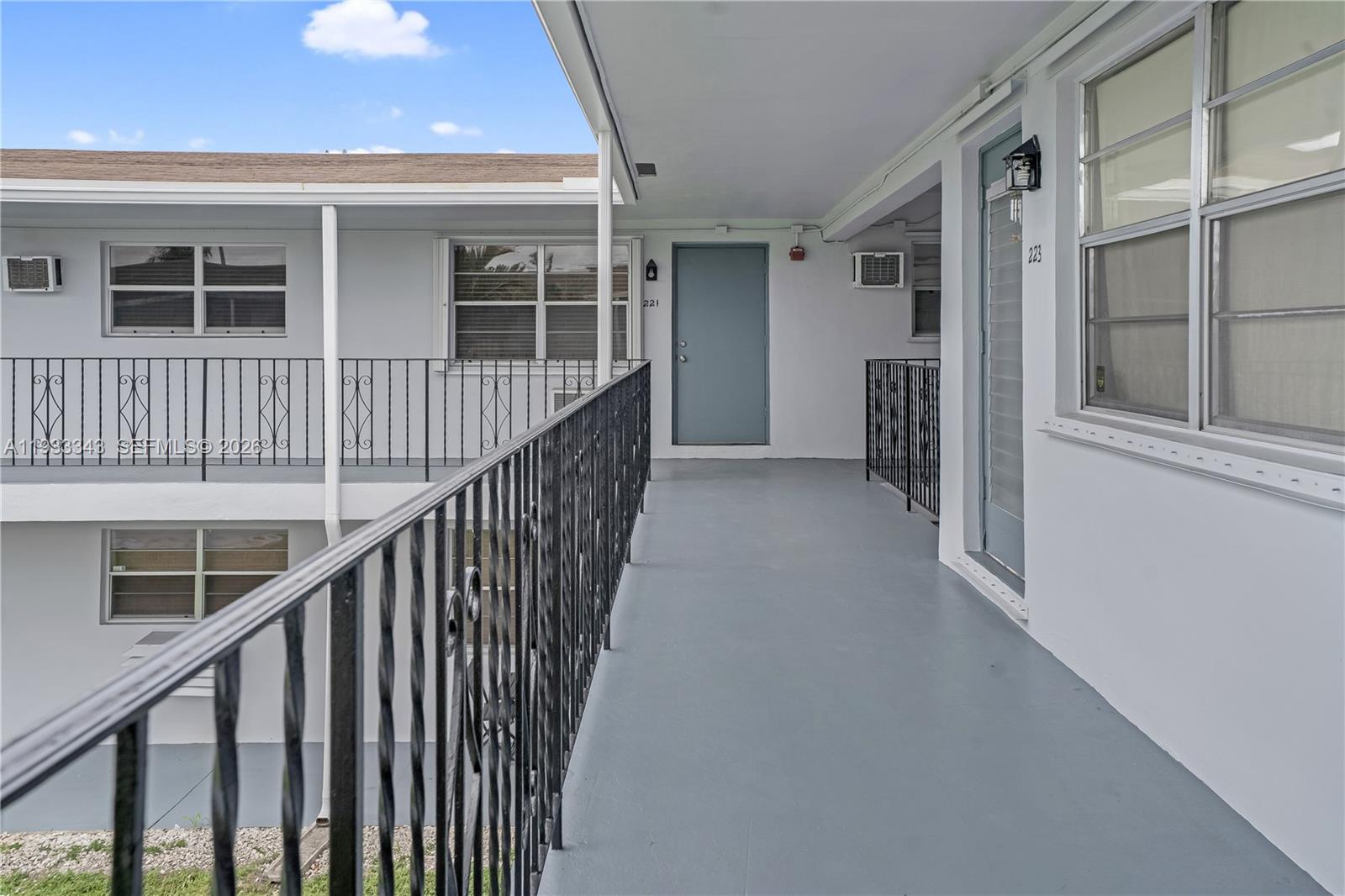 PEMBROKE HOUSE CONDO - Residential
