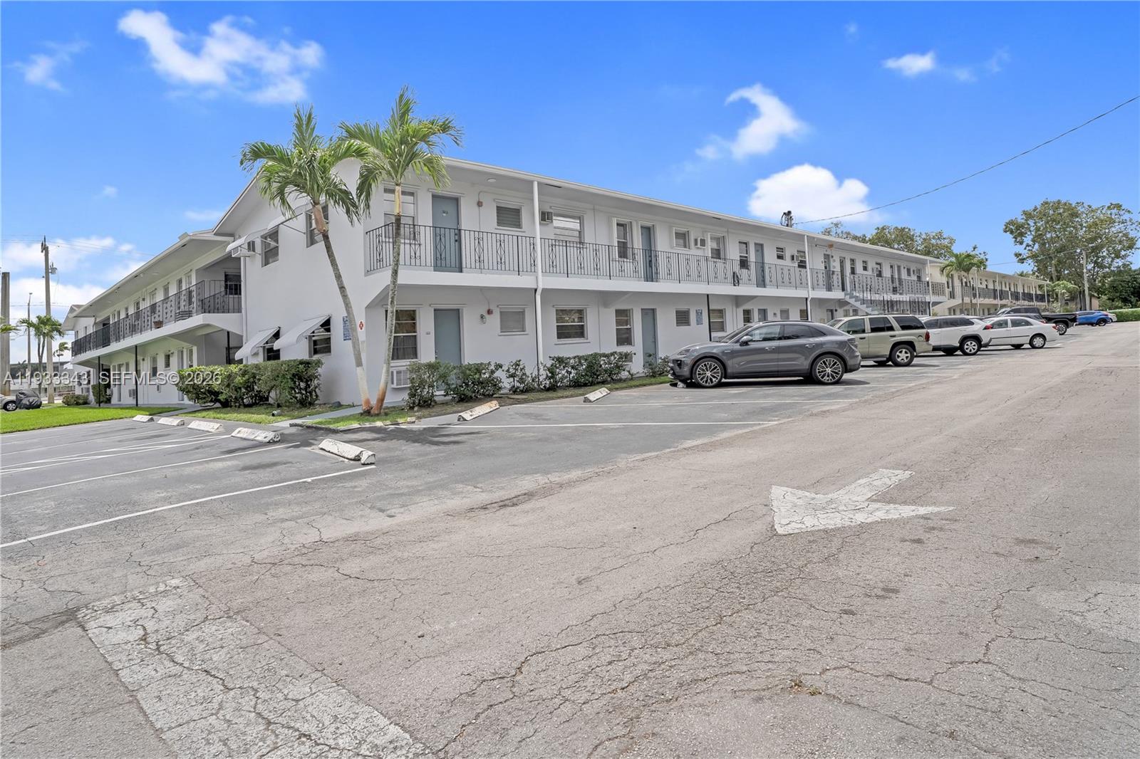 PEMBROKE HOUSE CONDO - Residential