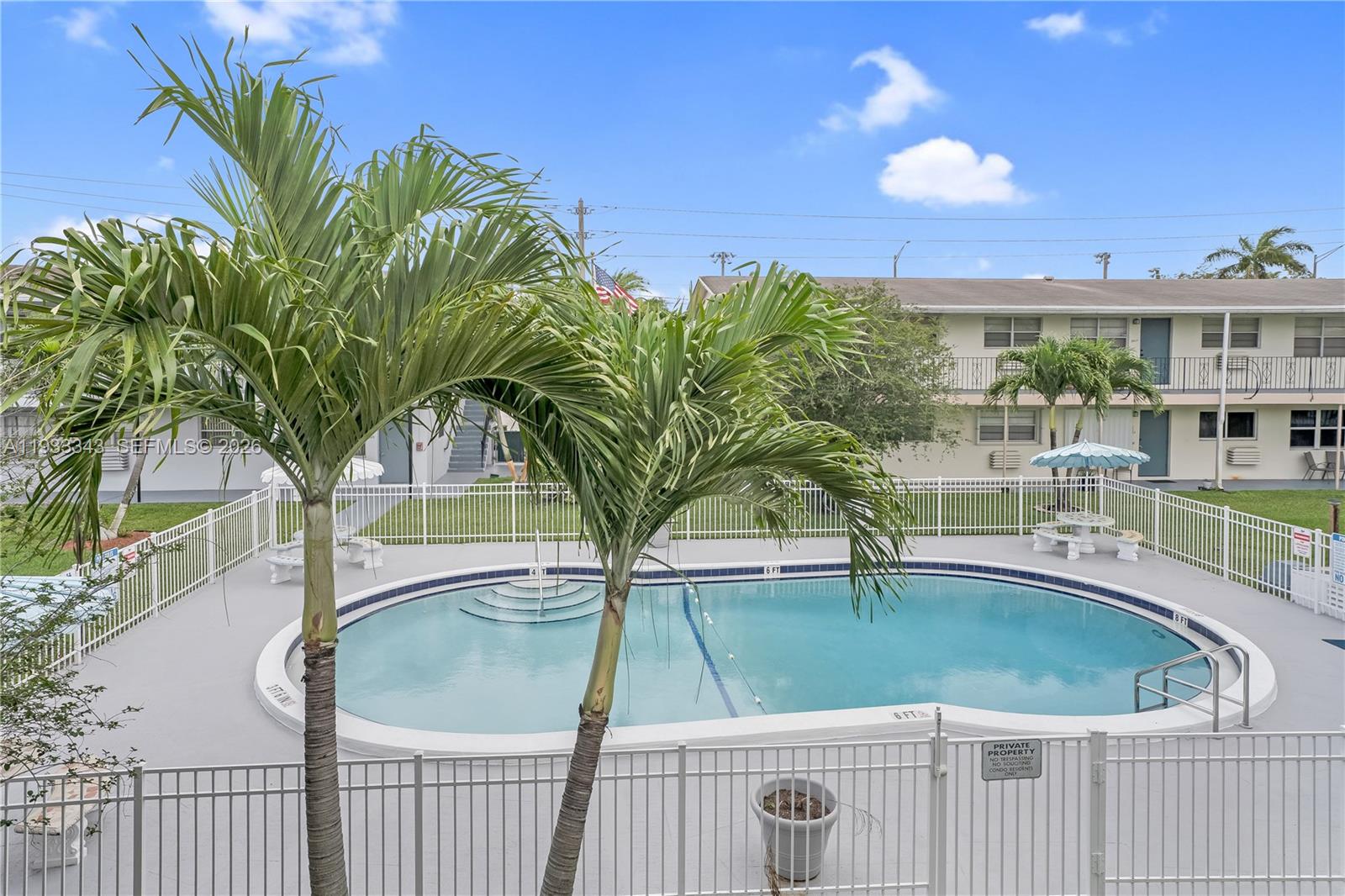 PEMBROKE HOUSE CONDO - Residential