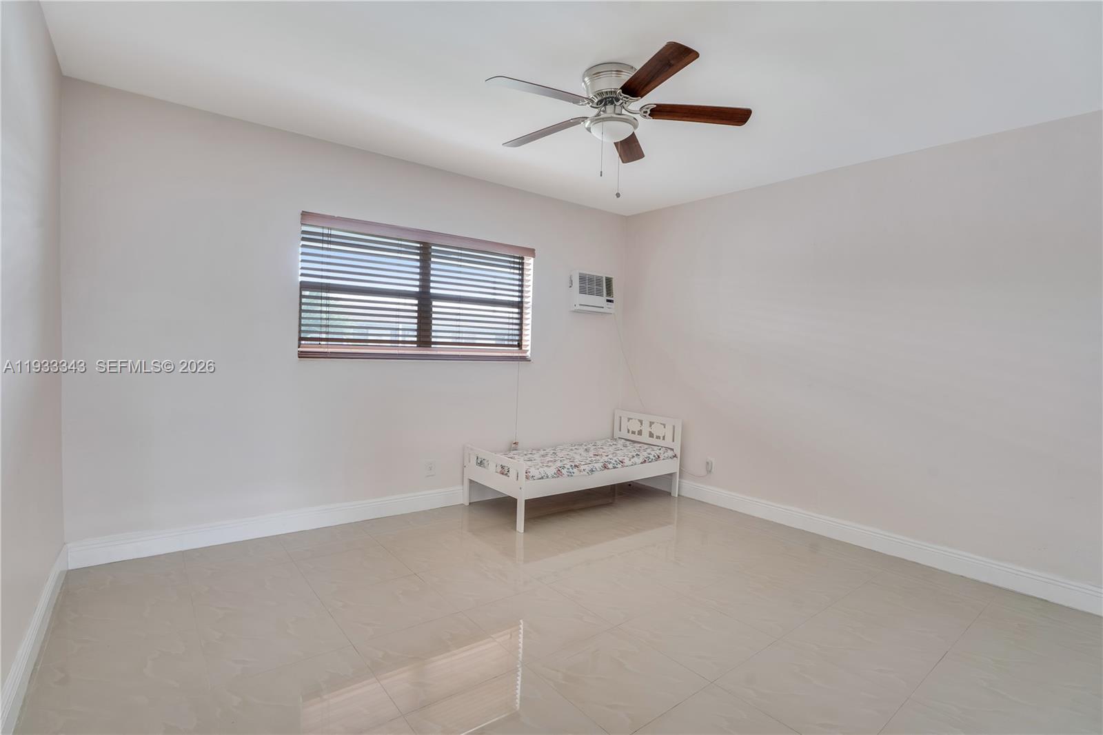 PEMBROKE HOUSE CONDO - Residential