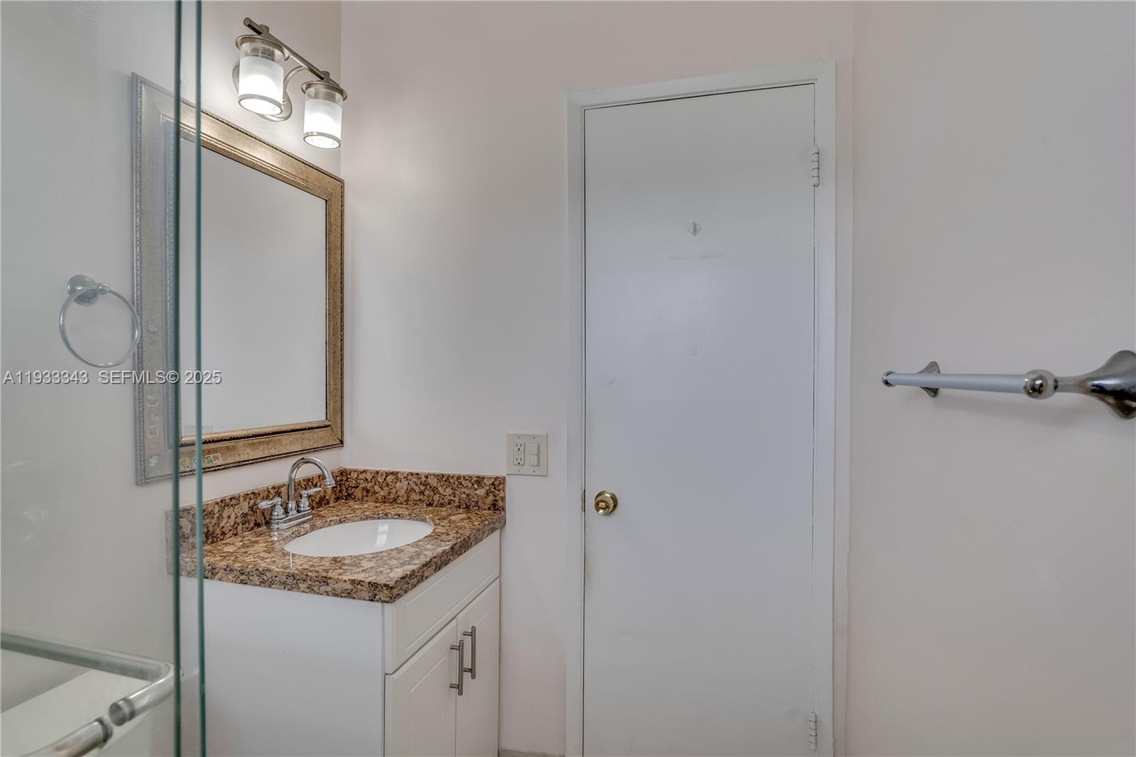 PEMBROKE HOUSE CONDO - Residential