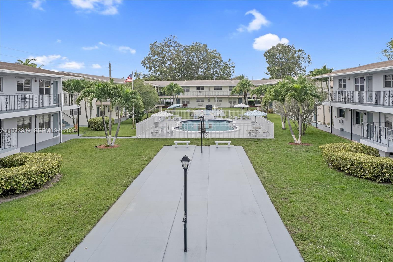 PEMBROKE HOUSE CONDO - Residential