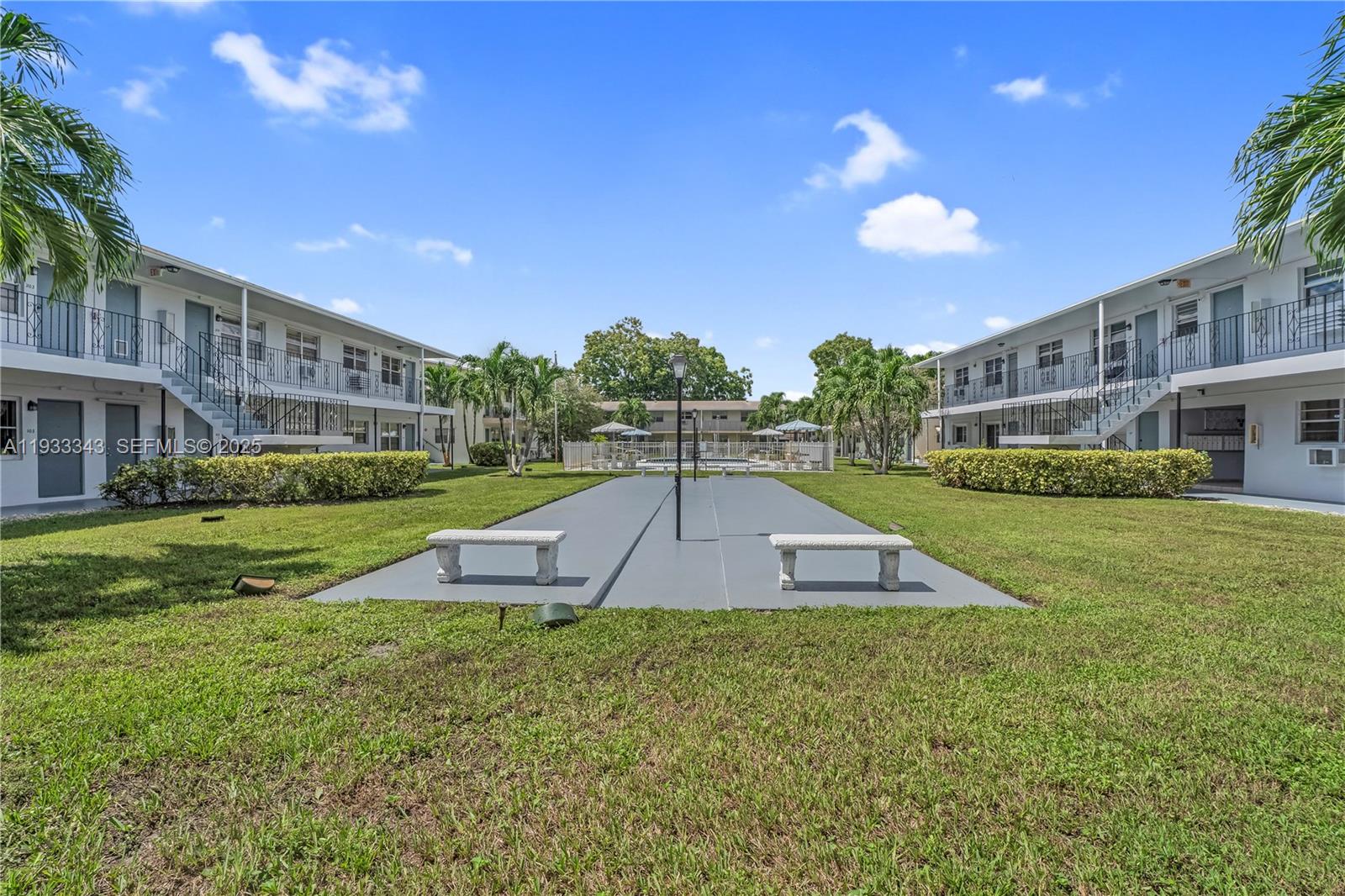 PEMBROKE HOUSE CONDO - Residential