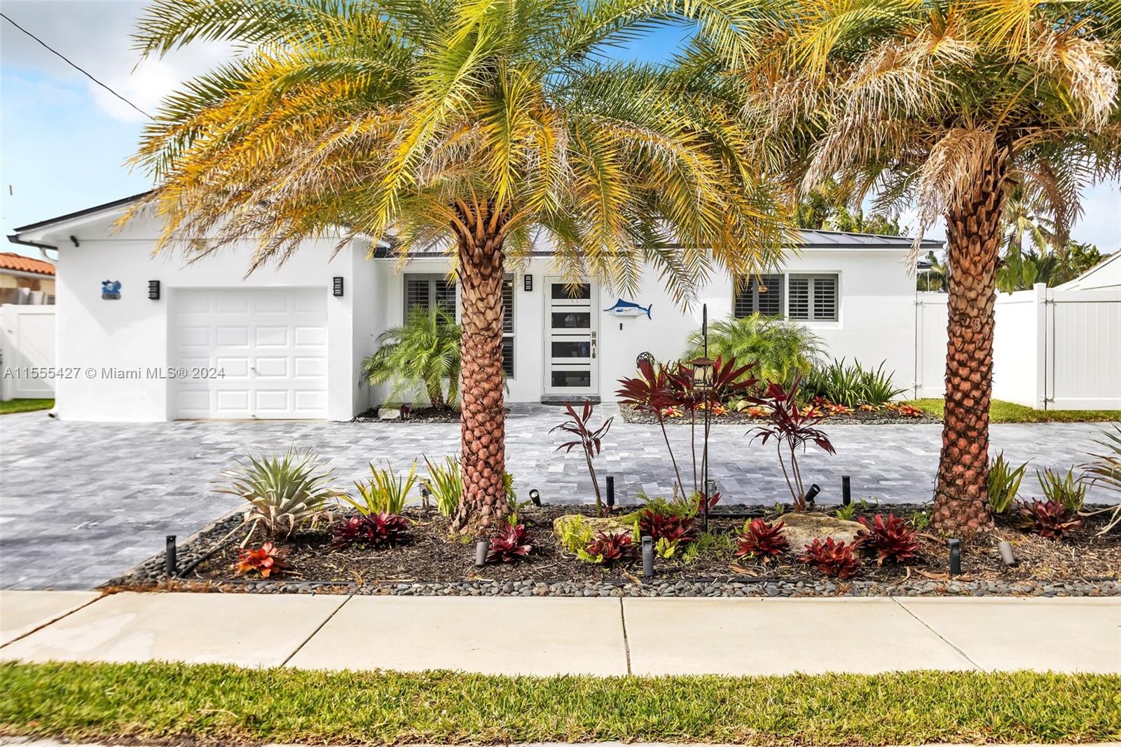 Property for Sale at 1113 Tangelo Isle Isle, Fort Lauderdale, Broward County, Florida - Bedrooms: 3 
Bathrooms: 3  - $1,799,000