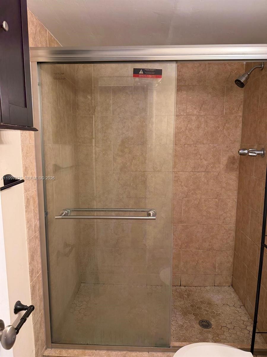 ROYAL OAKS CONDO - Residential Lease