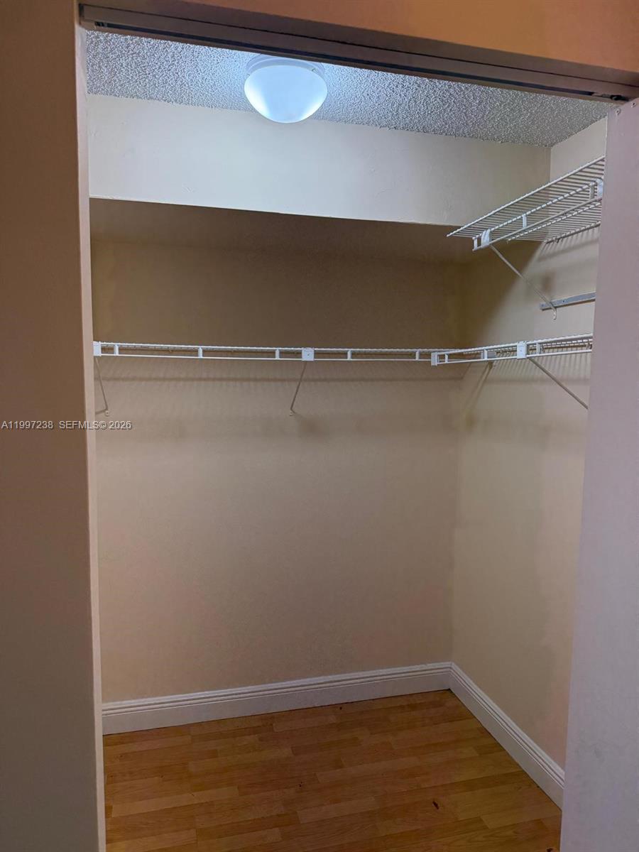 ROYAL OAKS CONDO - Residential Lease