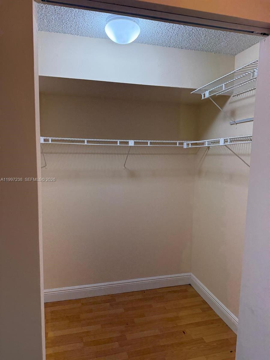 ROYAL OAKS CONDO - Residential Lease