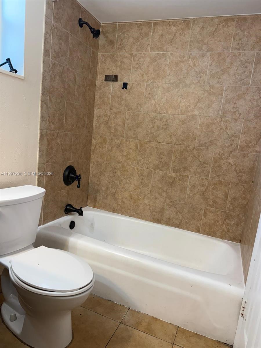 ROYAL OAKS CONDO - Residential Lease