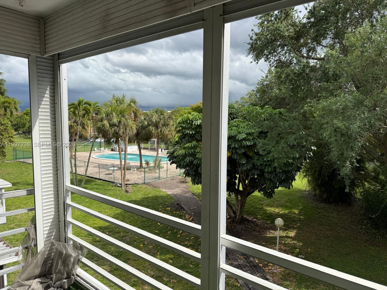 ROYAL OAKS CONDO - Residential Lease