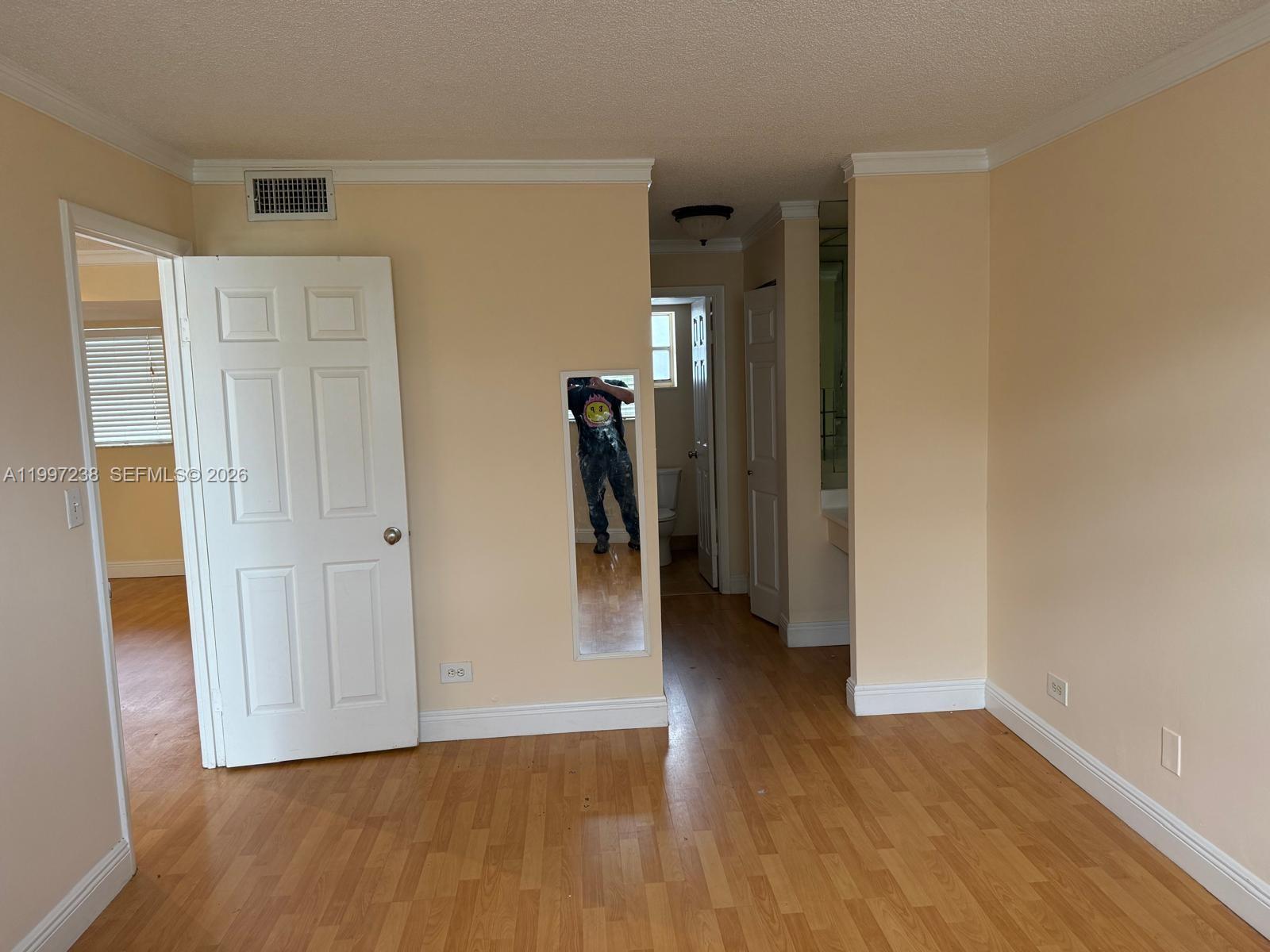 ROYAL OAKS CONDO - Residential Lease