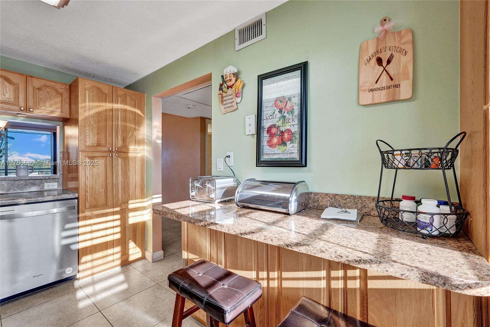 COLONY POINT 6 CONDO - Residential
