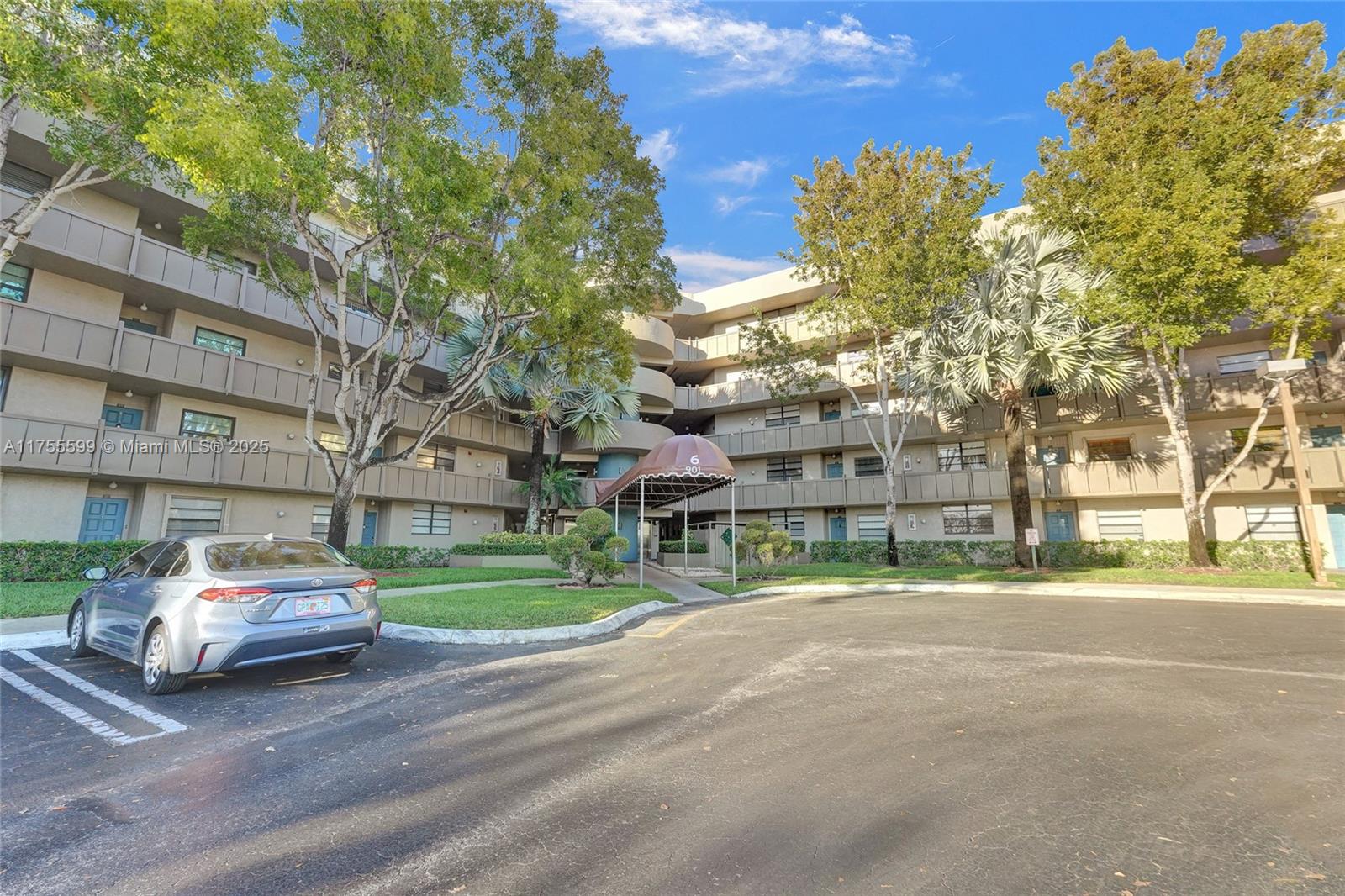 COLONY POINT 6 CONDO - Residential