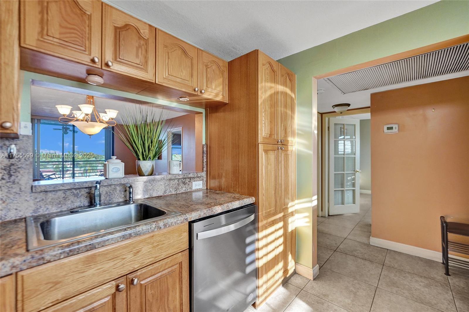 COLONY POINT 6 CONDO - Residential