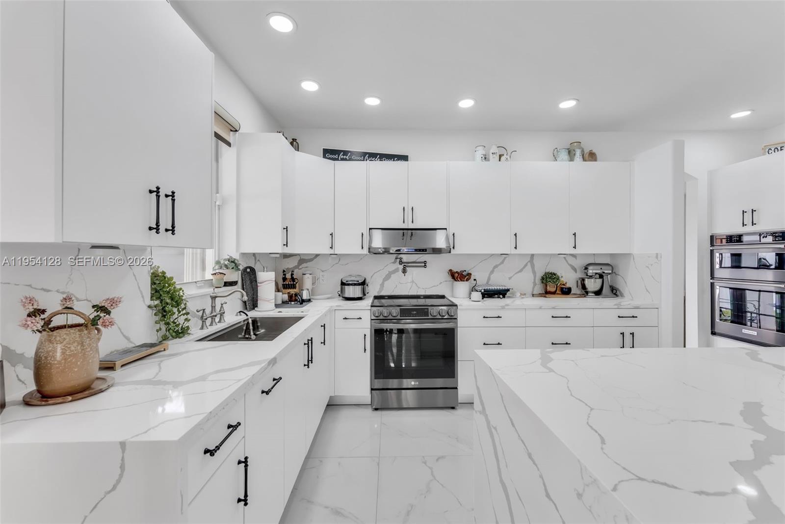 RIVIERA ISLES II - Residential