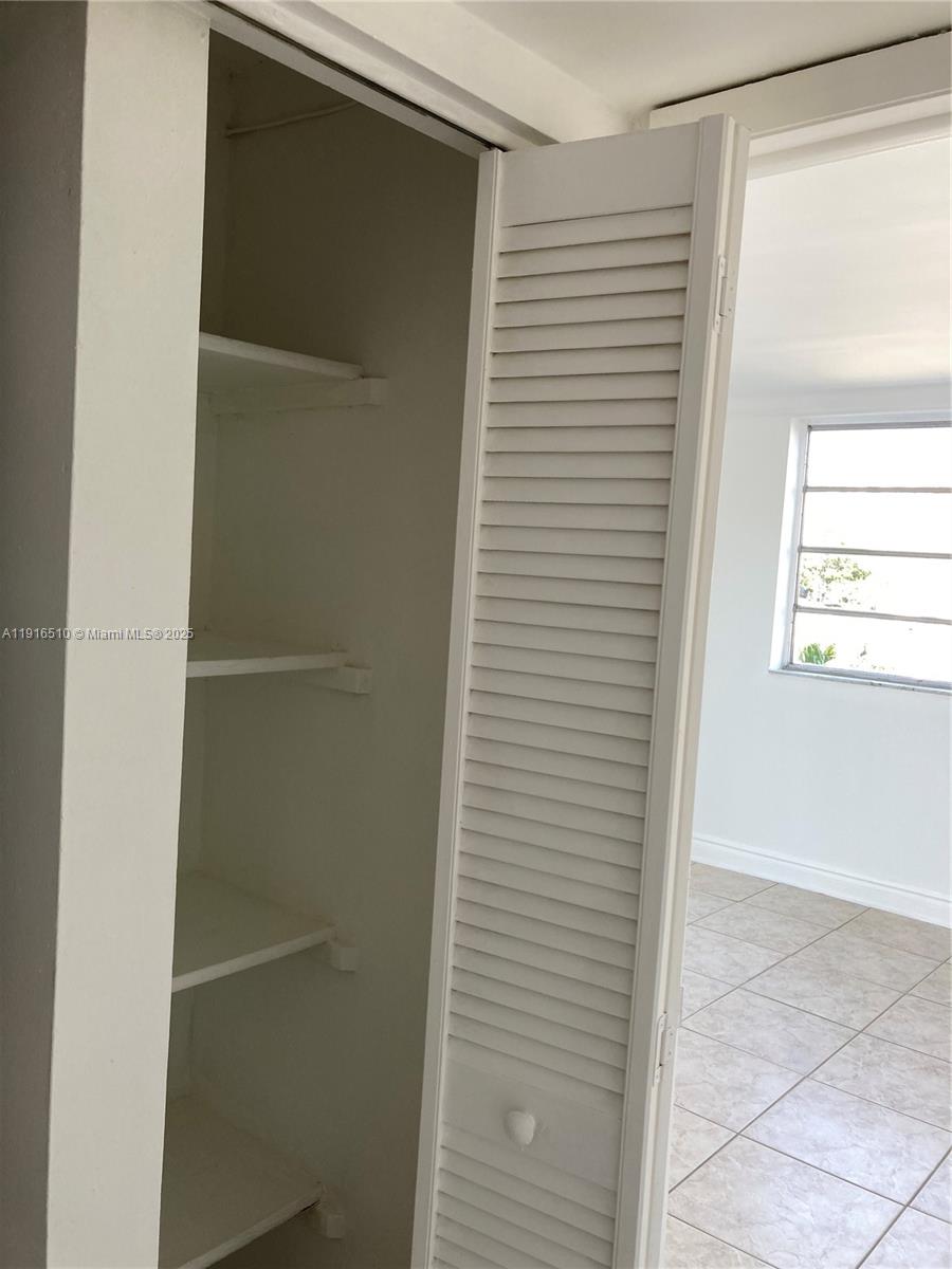 SUNSHORES CONDO - Residential