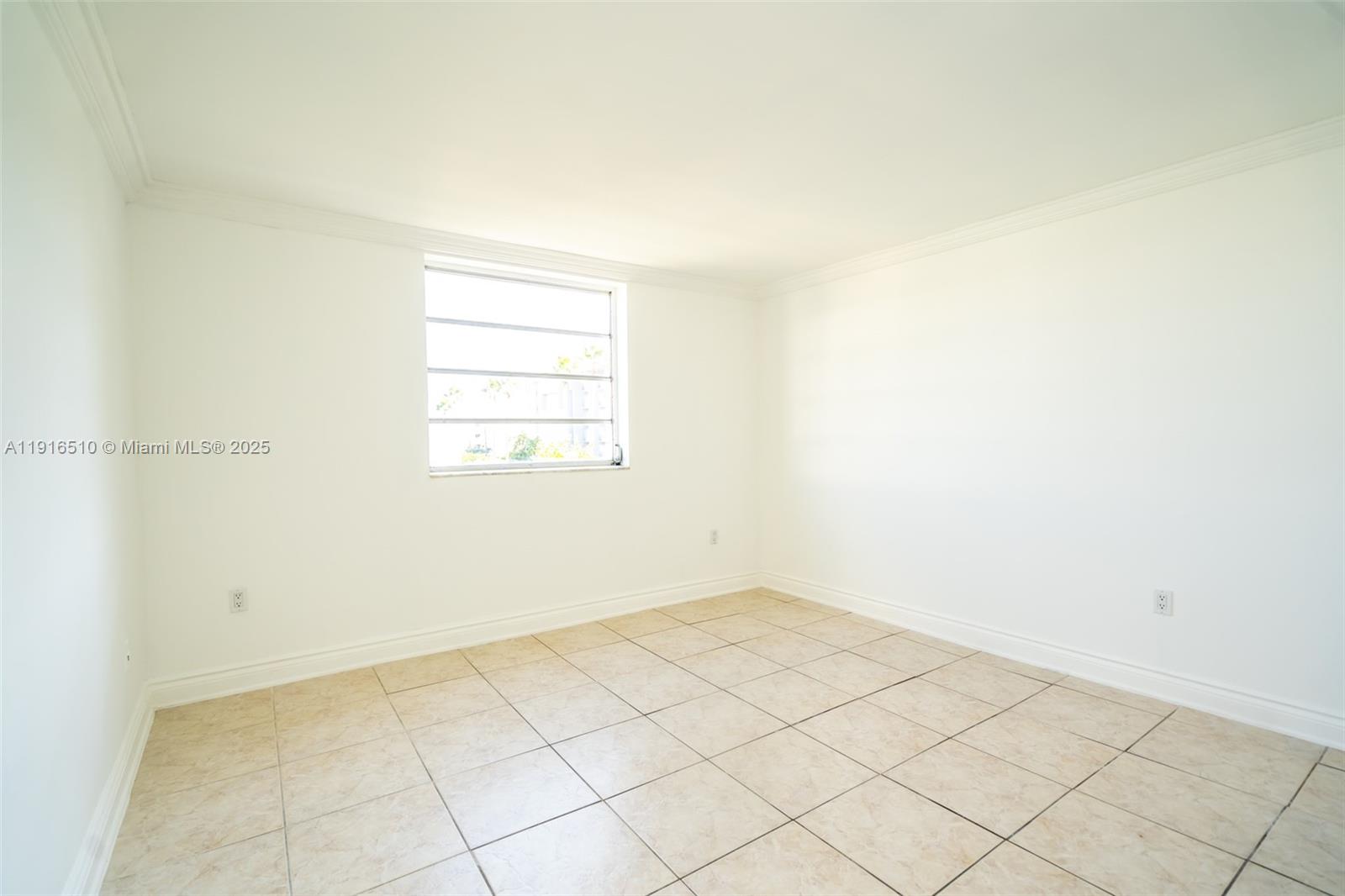 SUNSHORES CONDO - Residential