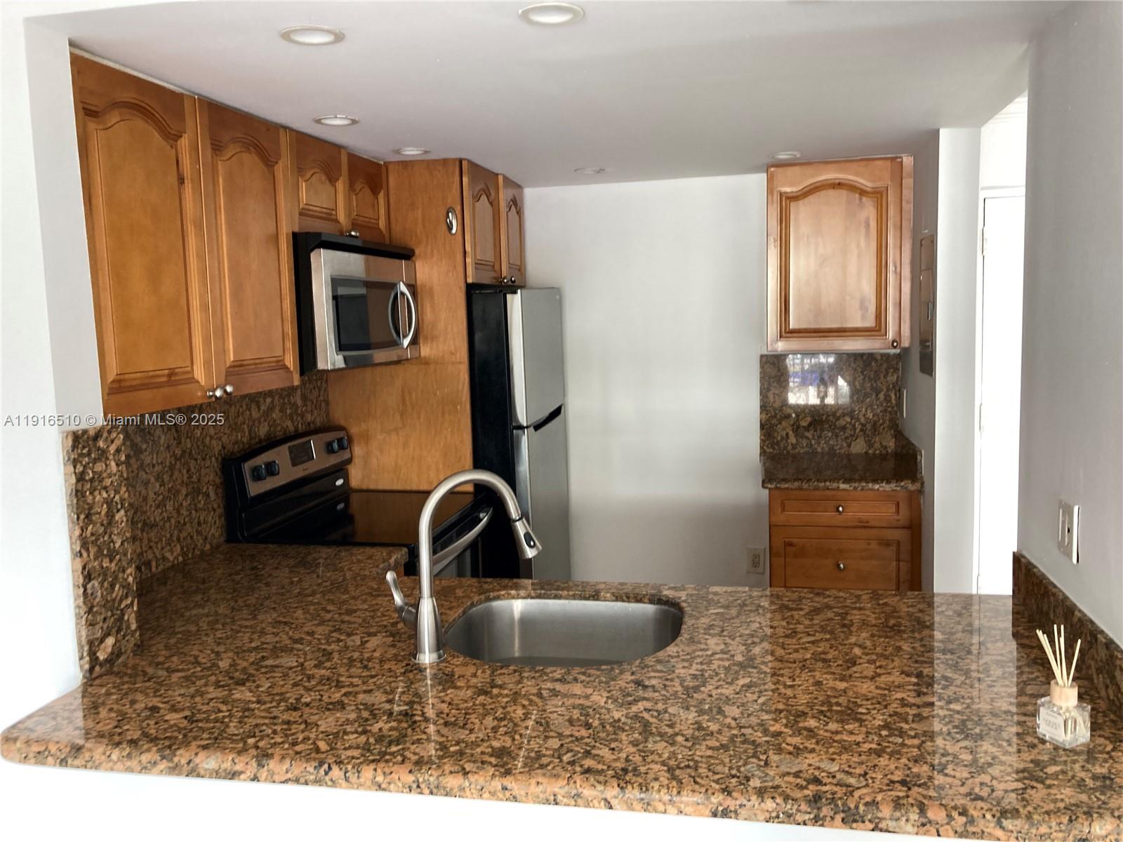 3527 NE 168th St 301