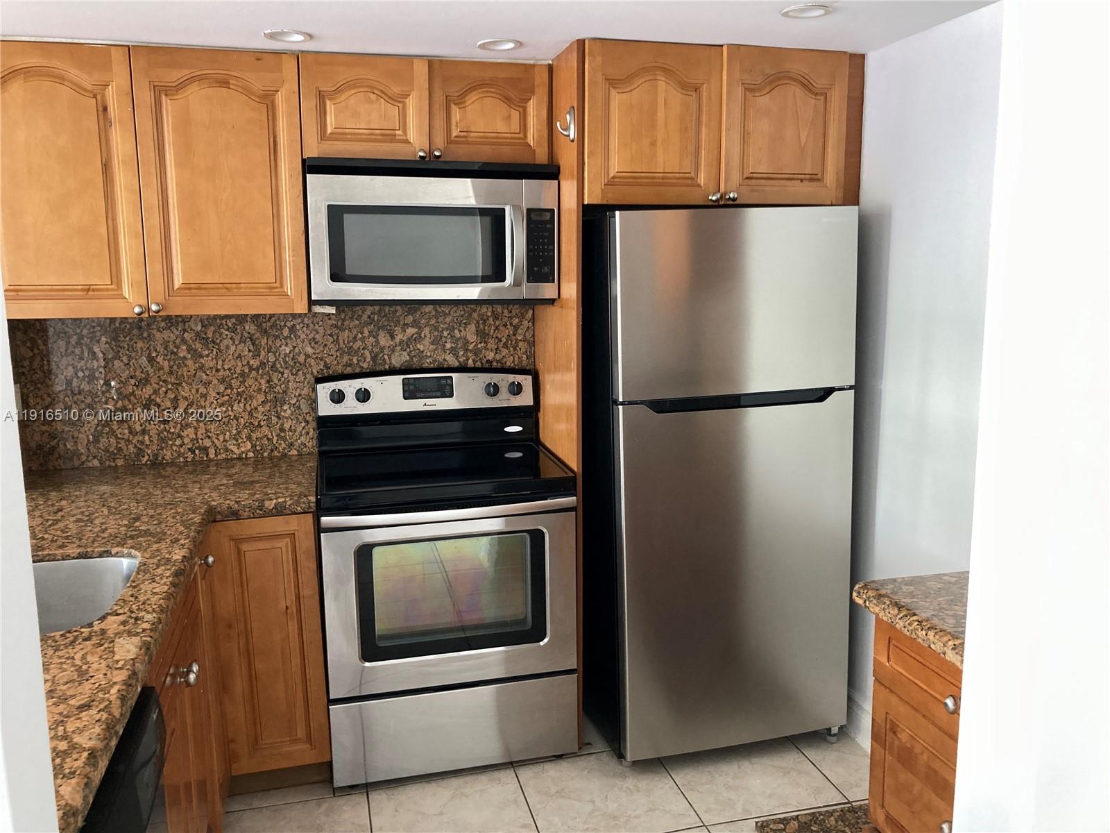 3527 NE 168th St 301