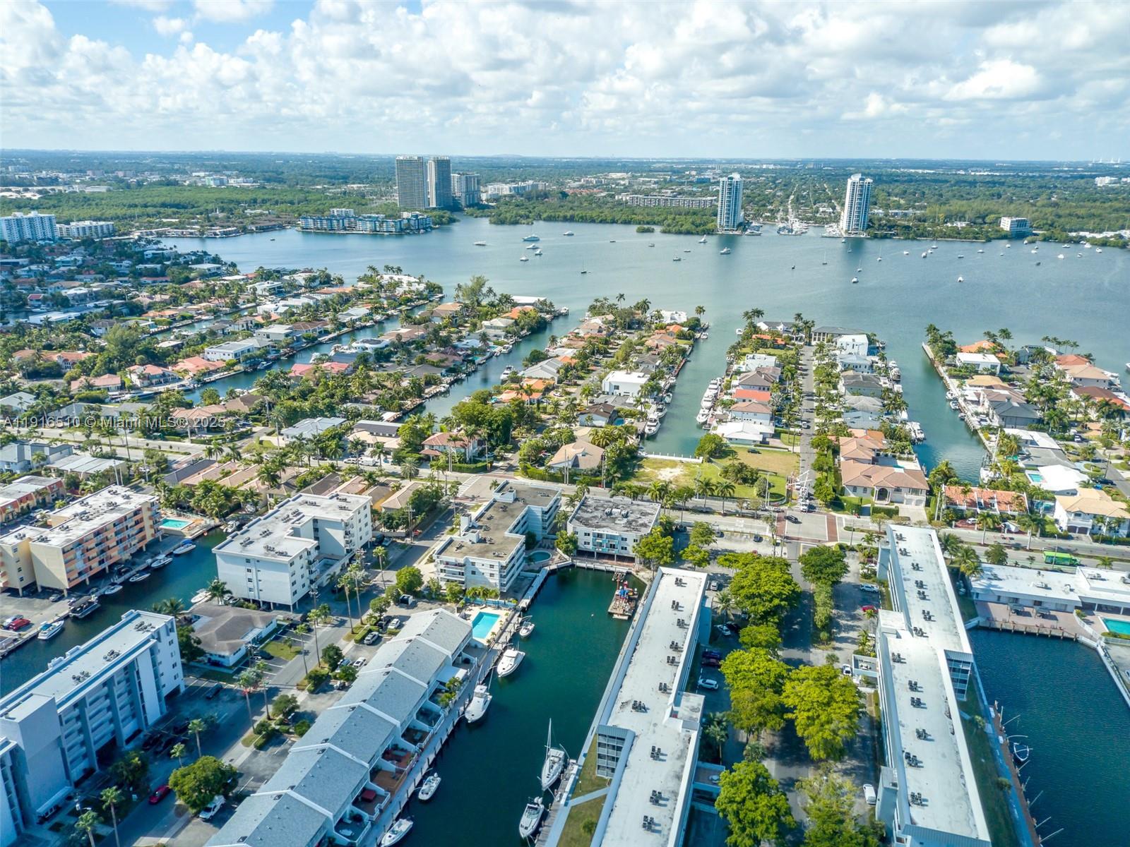 SUNSHORES CONDO - Residential