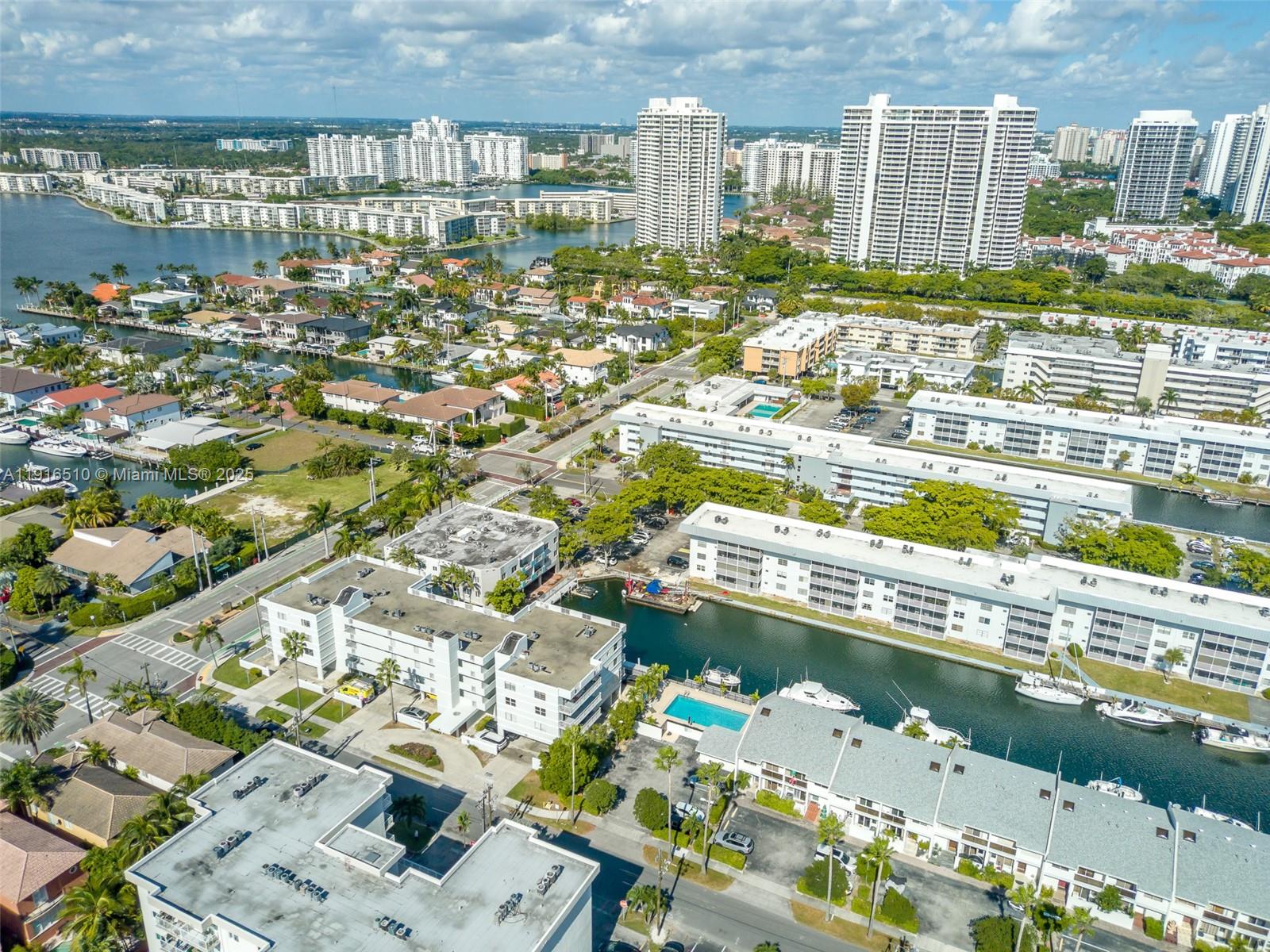 SUNSHORES CONDO - Residential