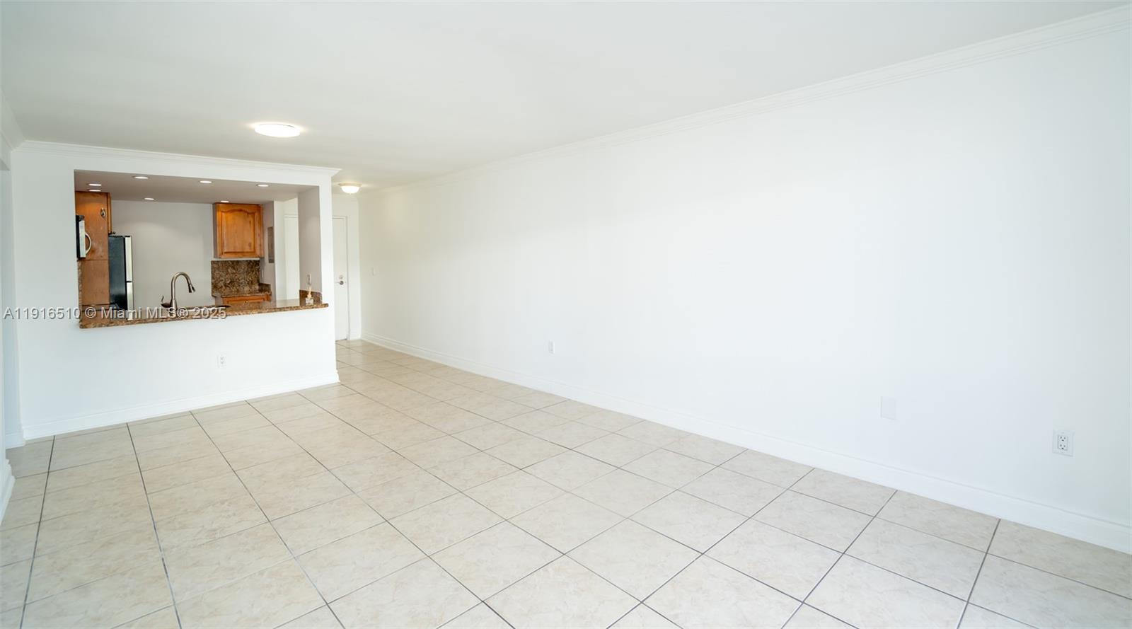 SUNSHORES CONDO - Residential