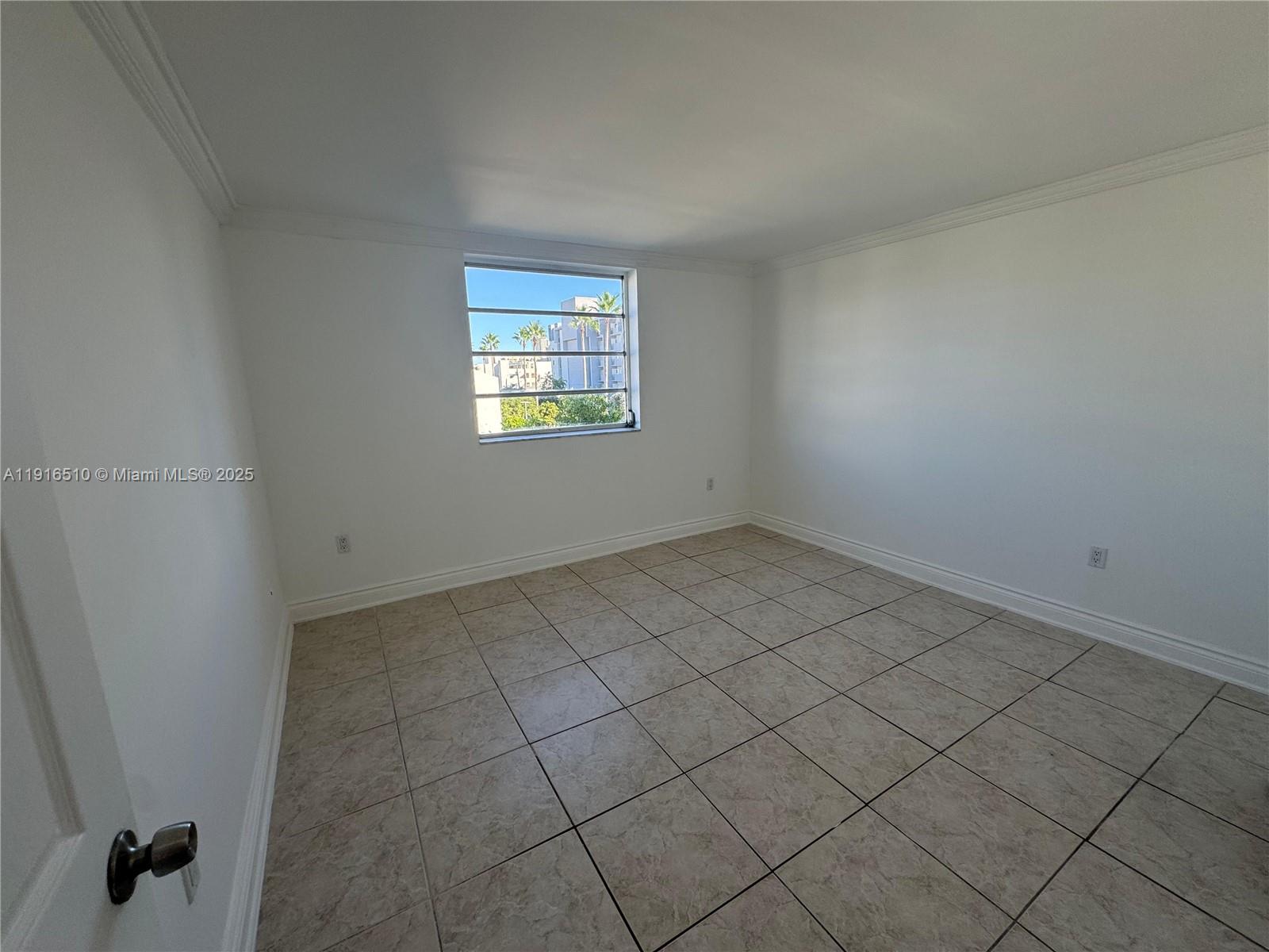 SUNSHORES CONDO - Residential