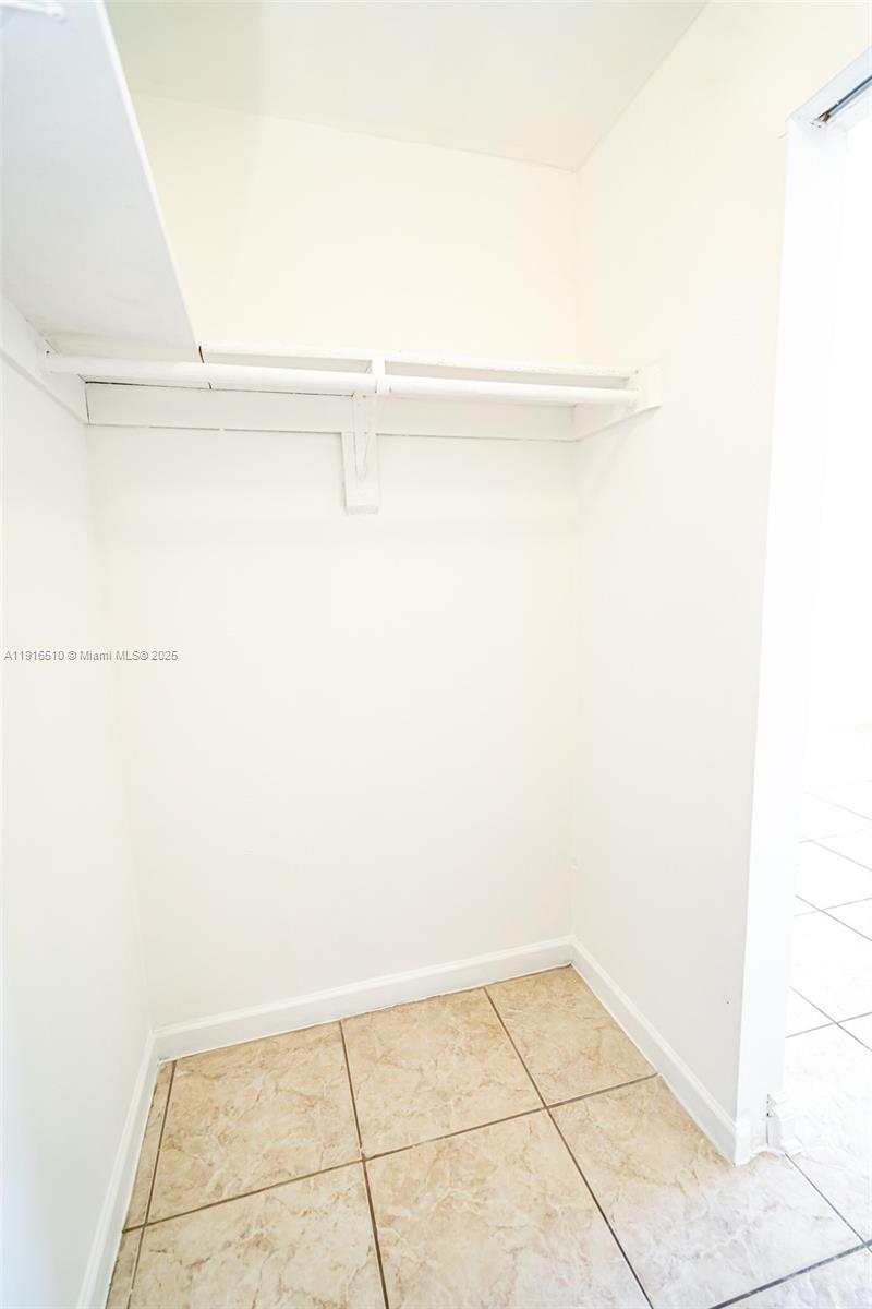 SUNSHORES CONDO - Residential