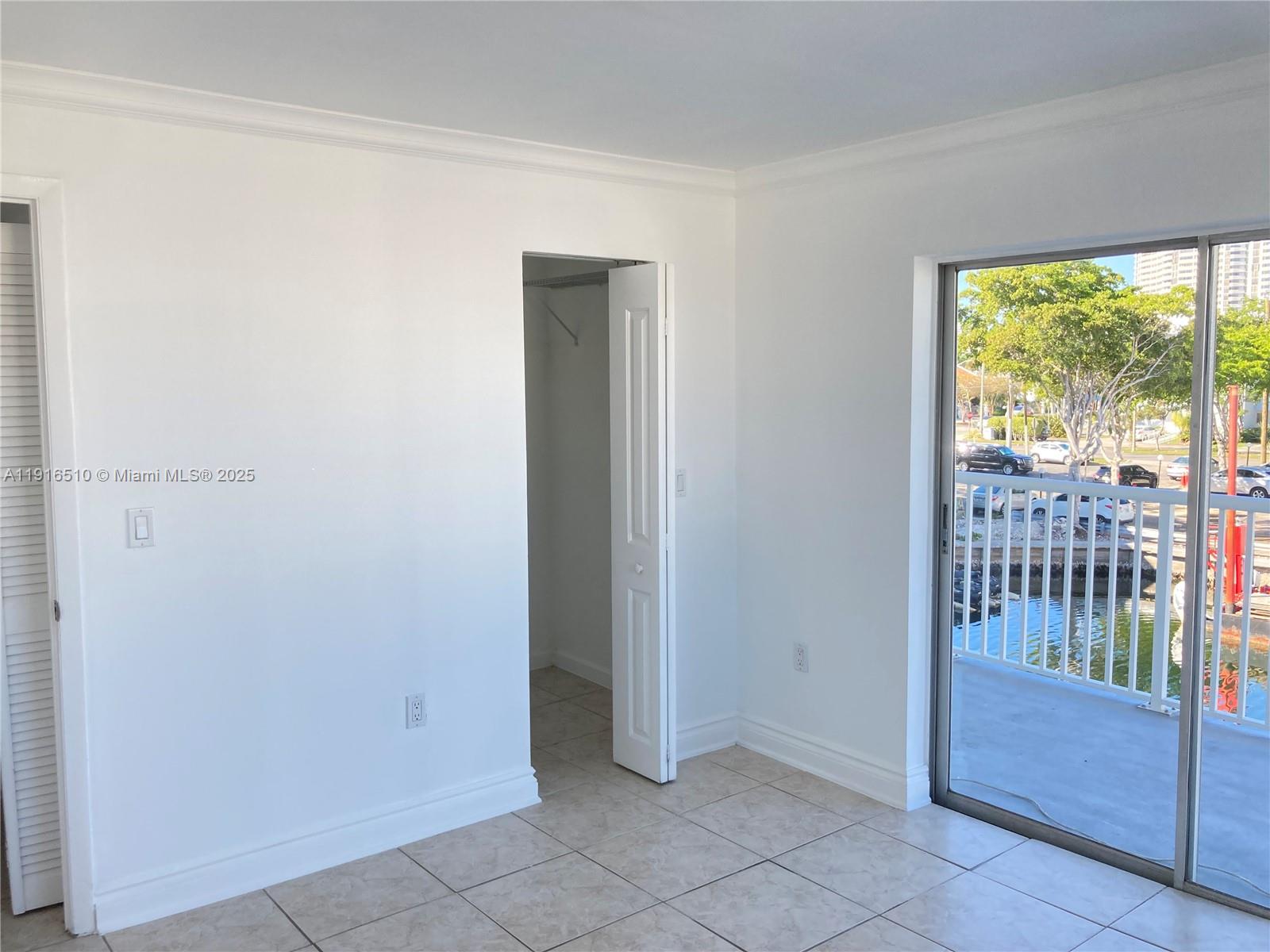 SUNSHORES CONDO - Residential