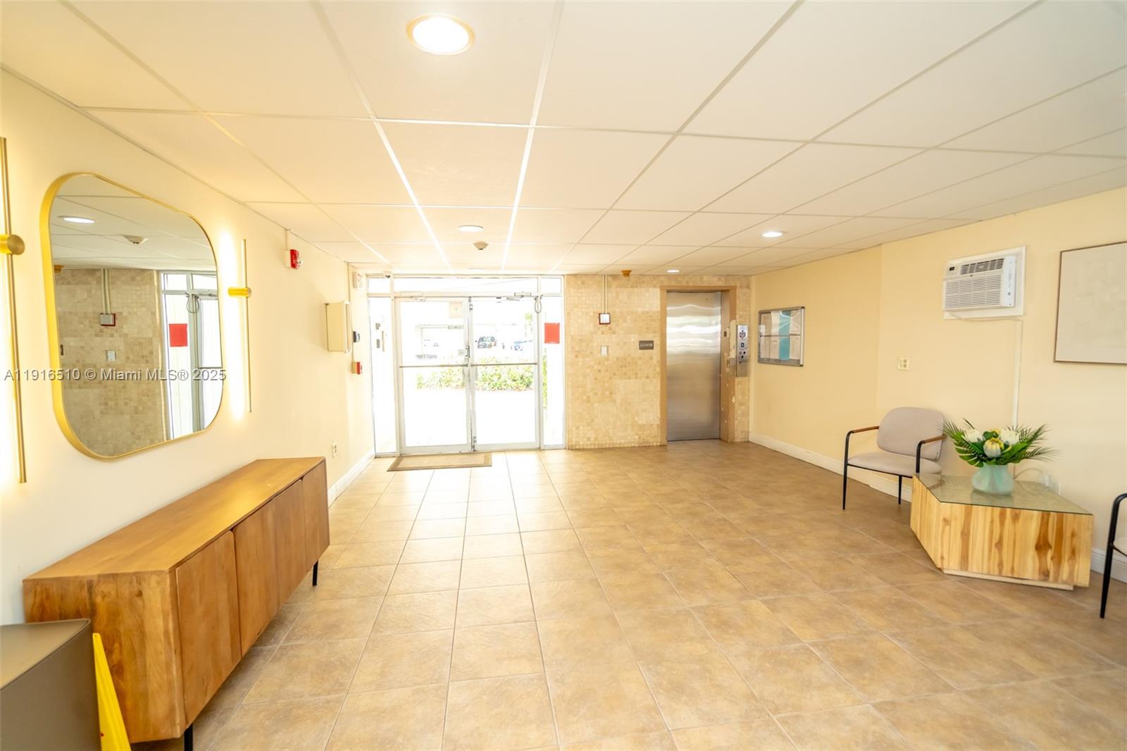 SUNSHORES CONDO - Residential