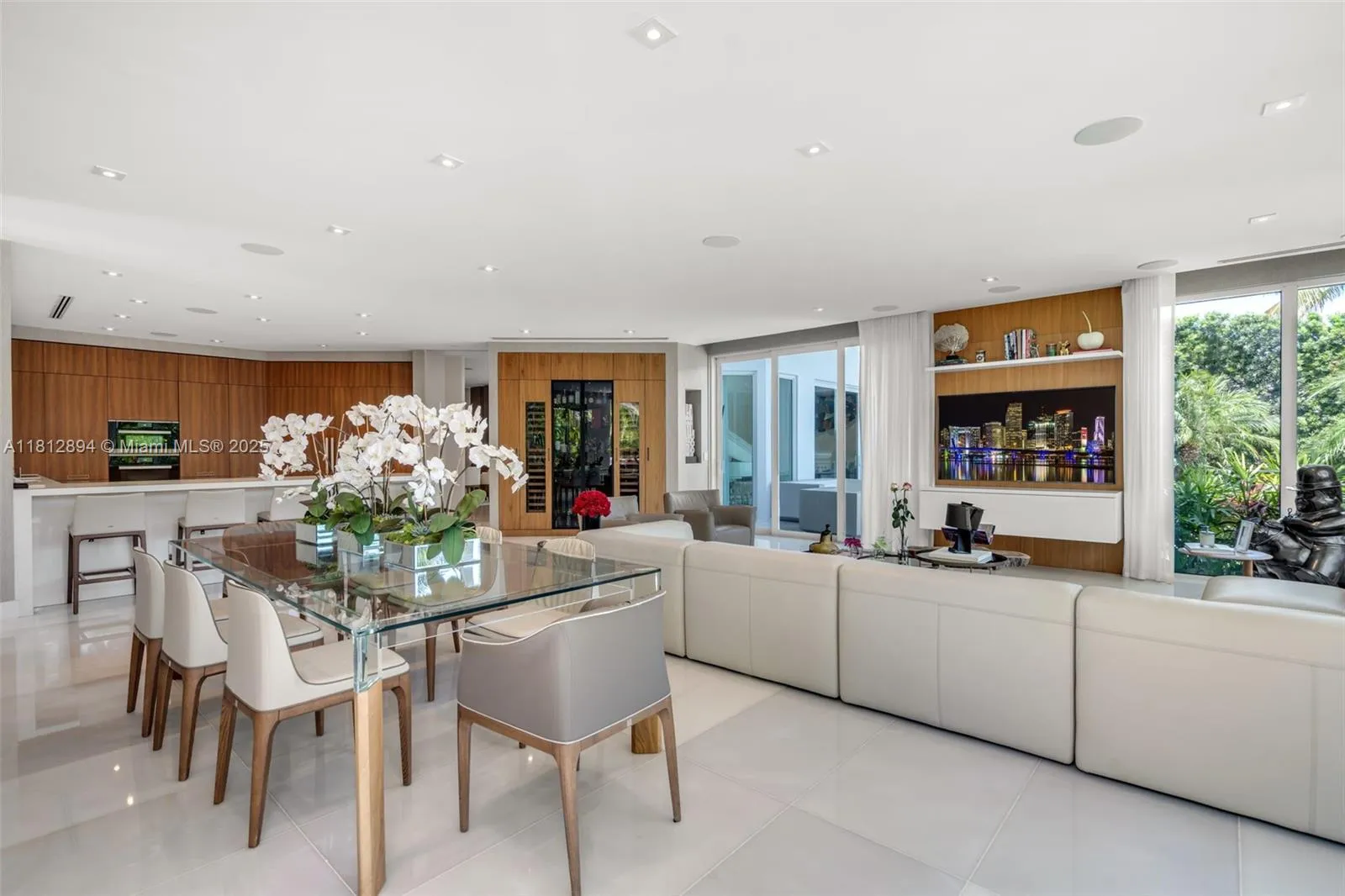 Key Biscayne, Florida 33149, United States, 6 Bedrooms Bedrooms, ,7 BathroomsBathrooms,Residential,Active,140636