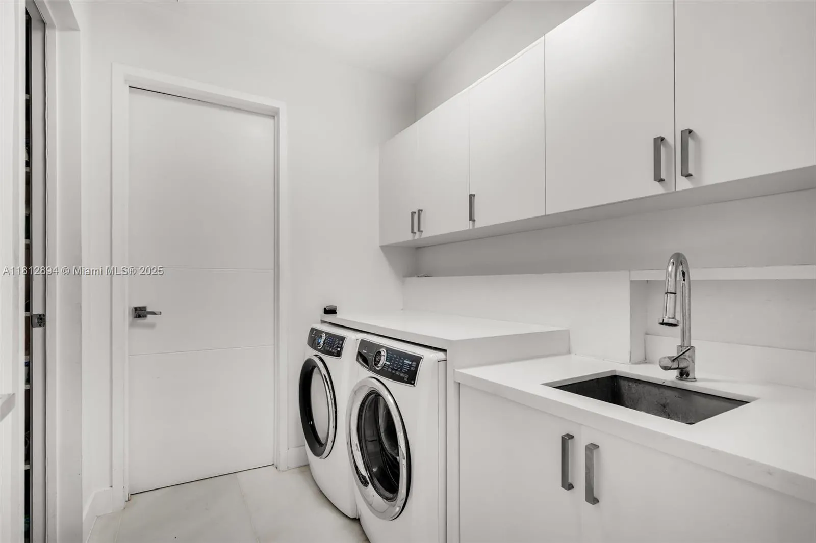 Key Biscayne, Florida 33149, United States, 6 Bedrooms Bedrooms, ,7 BathroomsBathrooms,Residential,Active,140636