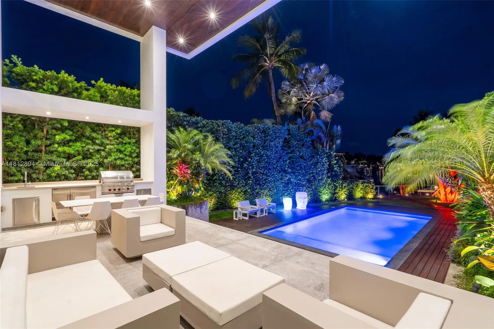 Key Biscayne, Florida 33149, United States, 6 Bedrooms Bedrooms, ,7 BathroomsBathrooms,Residential,Active,140636