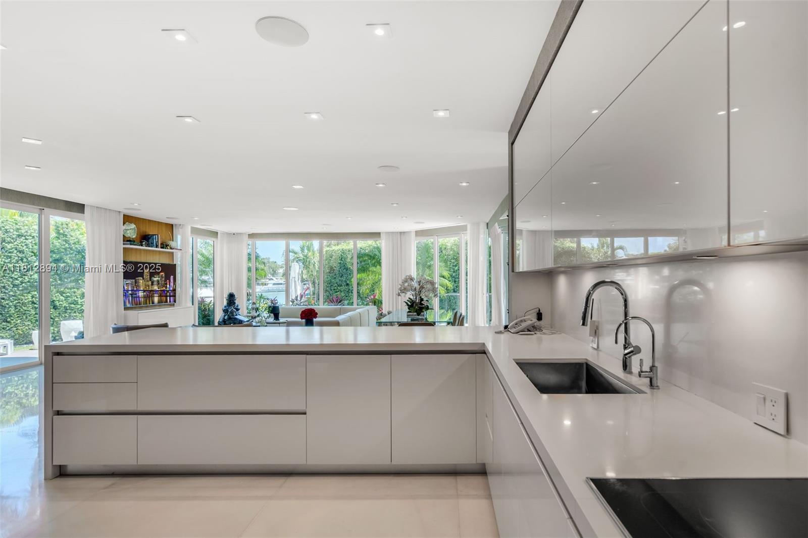 CAPE FLORIDA SUB SEC 1 - Residential Lease