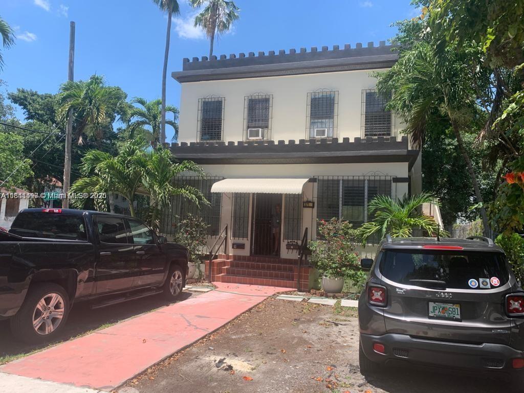 This two-story 1-bedroom, 1-bath unit features a washer and dryer in the unit and is part of a triplex with no association, allowing for fast approval. Conveniently located in the heart of Miami, just minutes from Downtown, Coral Gables, and major expressways. Don’t miss out on this great opportunity-easy to show!