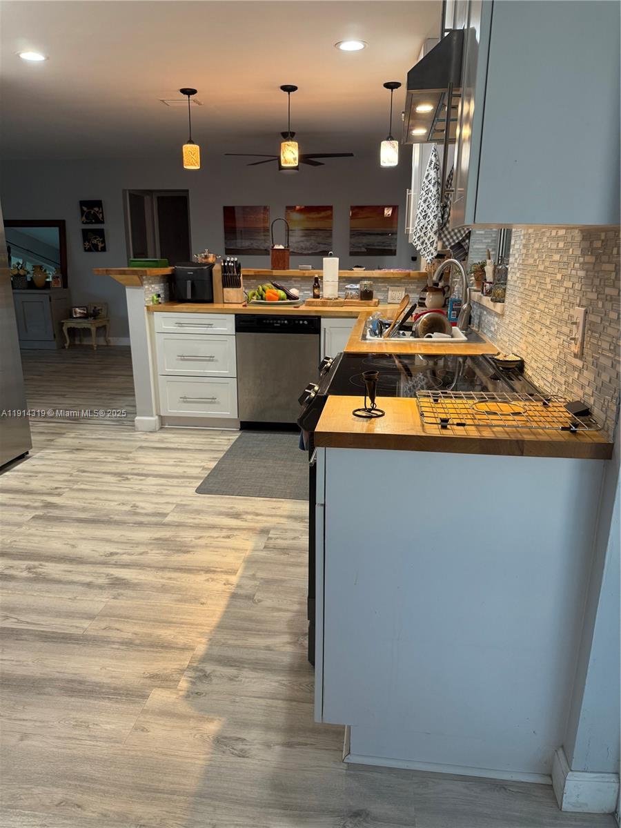 SUNRISE GOLF VLG SEC 24 - Residential