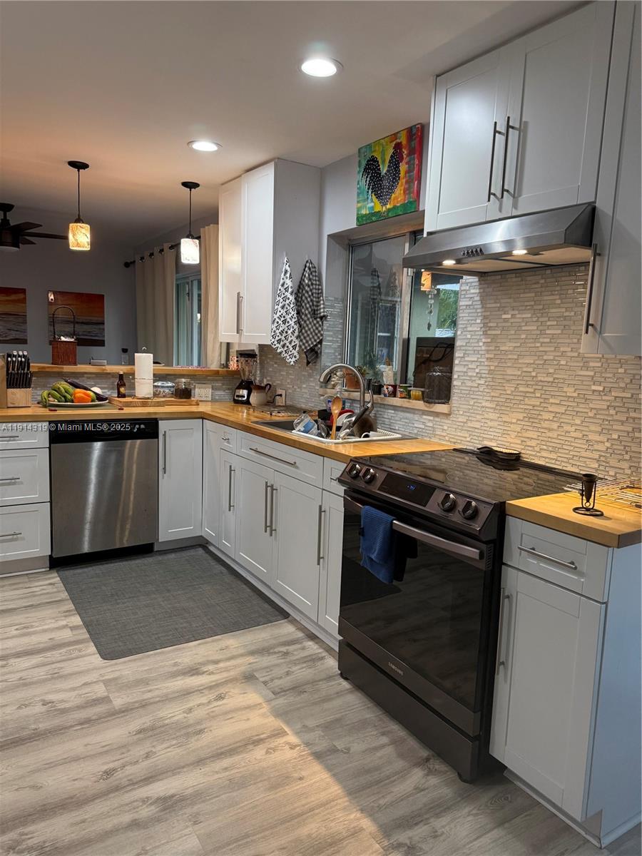 SUNRISE GOLF VLG SEC 24 - Residential