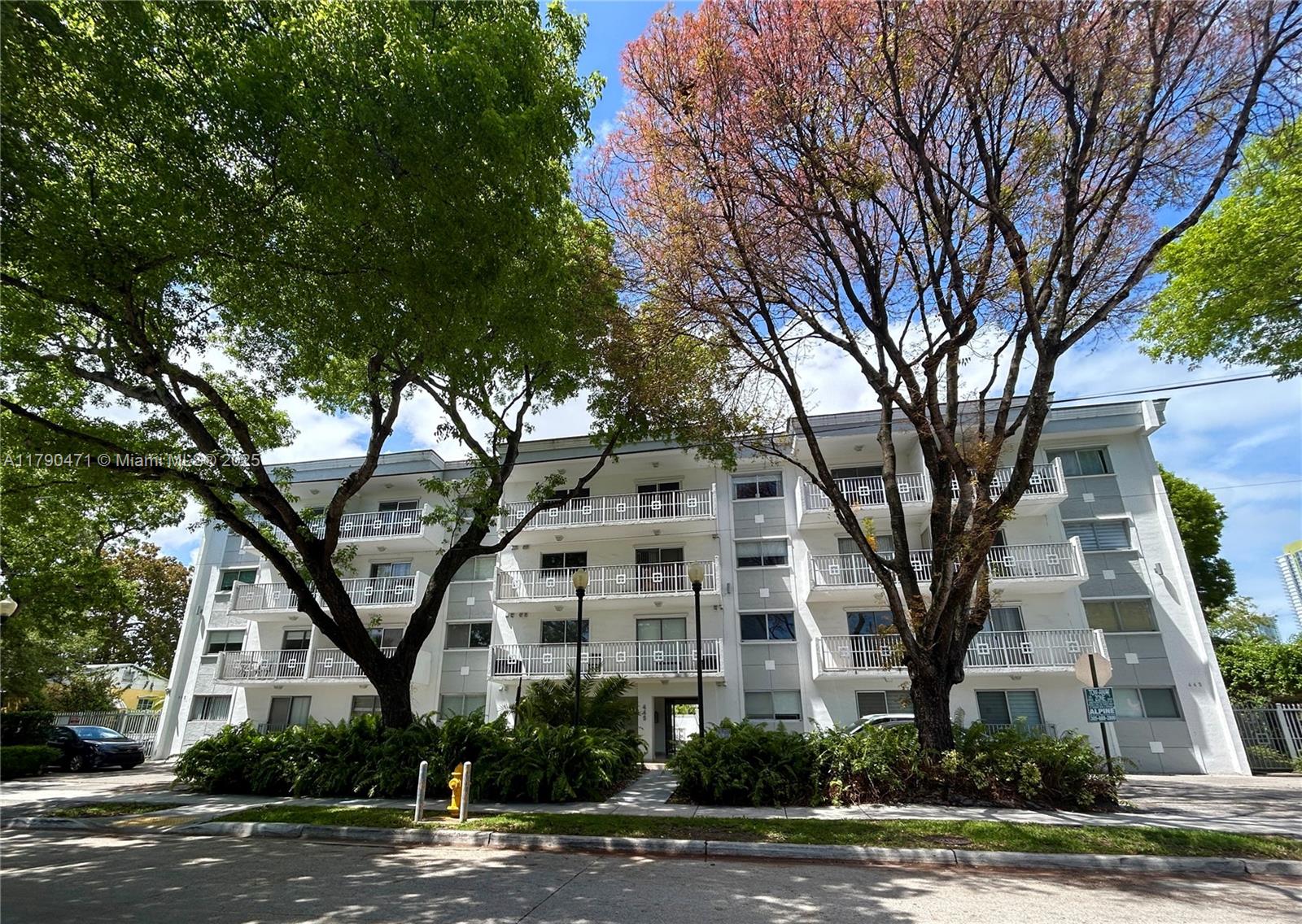 445 Sw 11th St 104, Miami, Broward County, Florida - 1 Bedrooms  
1 Bathrooms - 