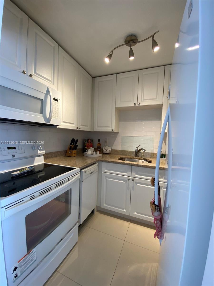 5050 Condominium - Residential Lease