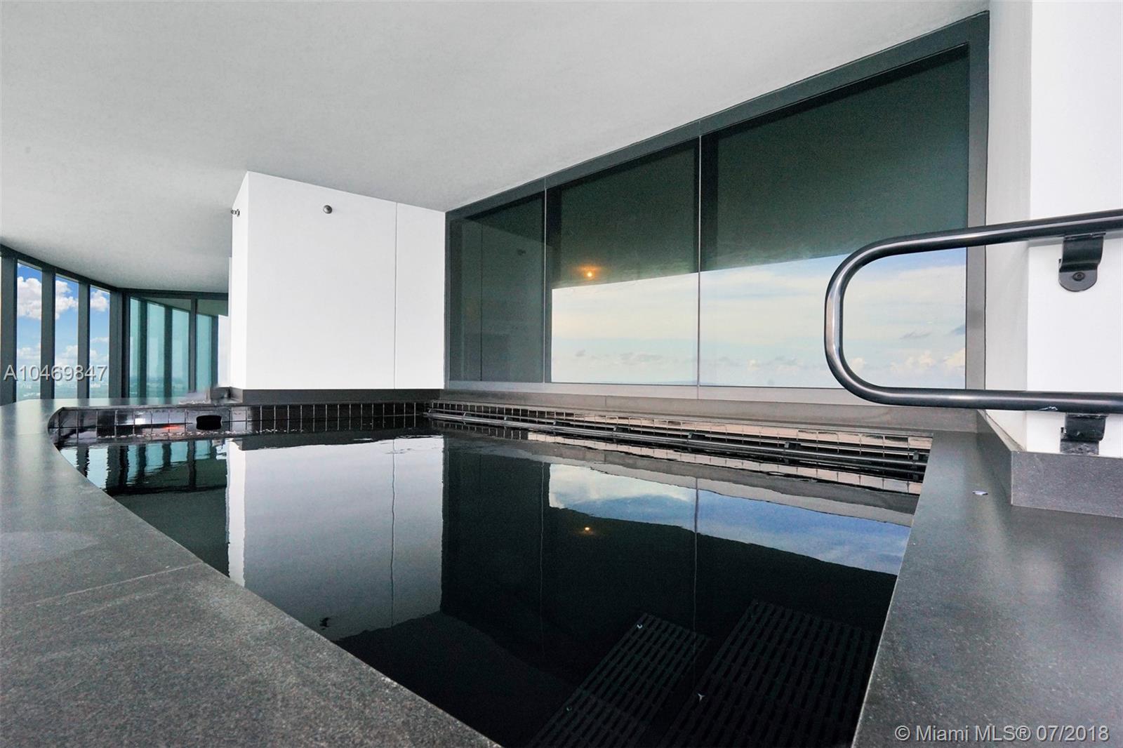 18555 COLLINS AVENUE COND - Residential