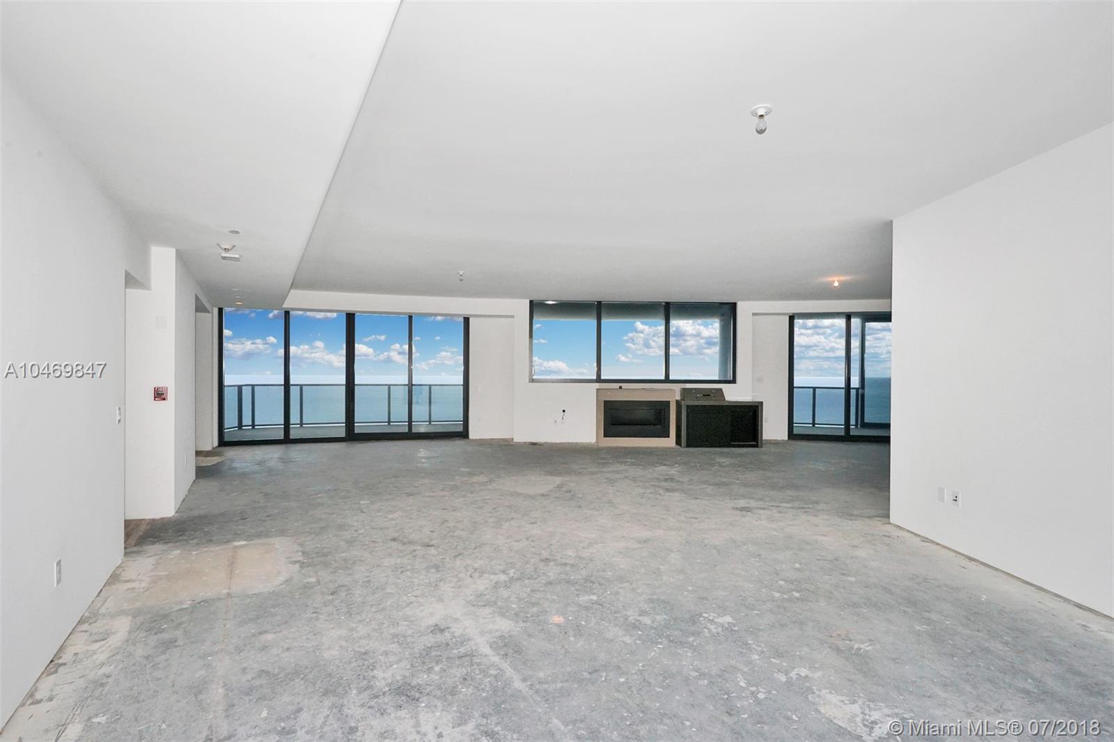 18555 COLLINS AVENUE COND - Residential