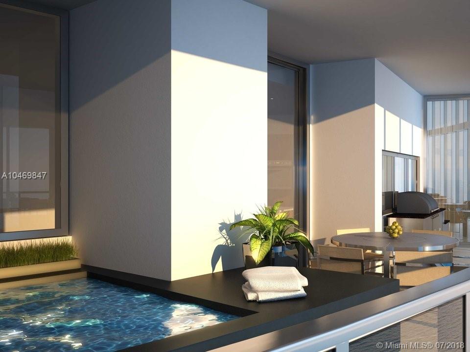 18555 COLLINS AVENUE COND - Residential