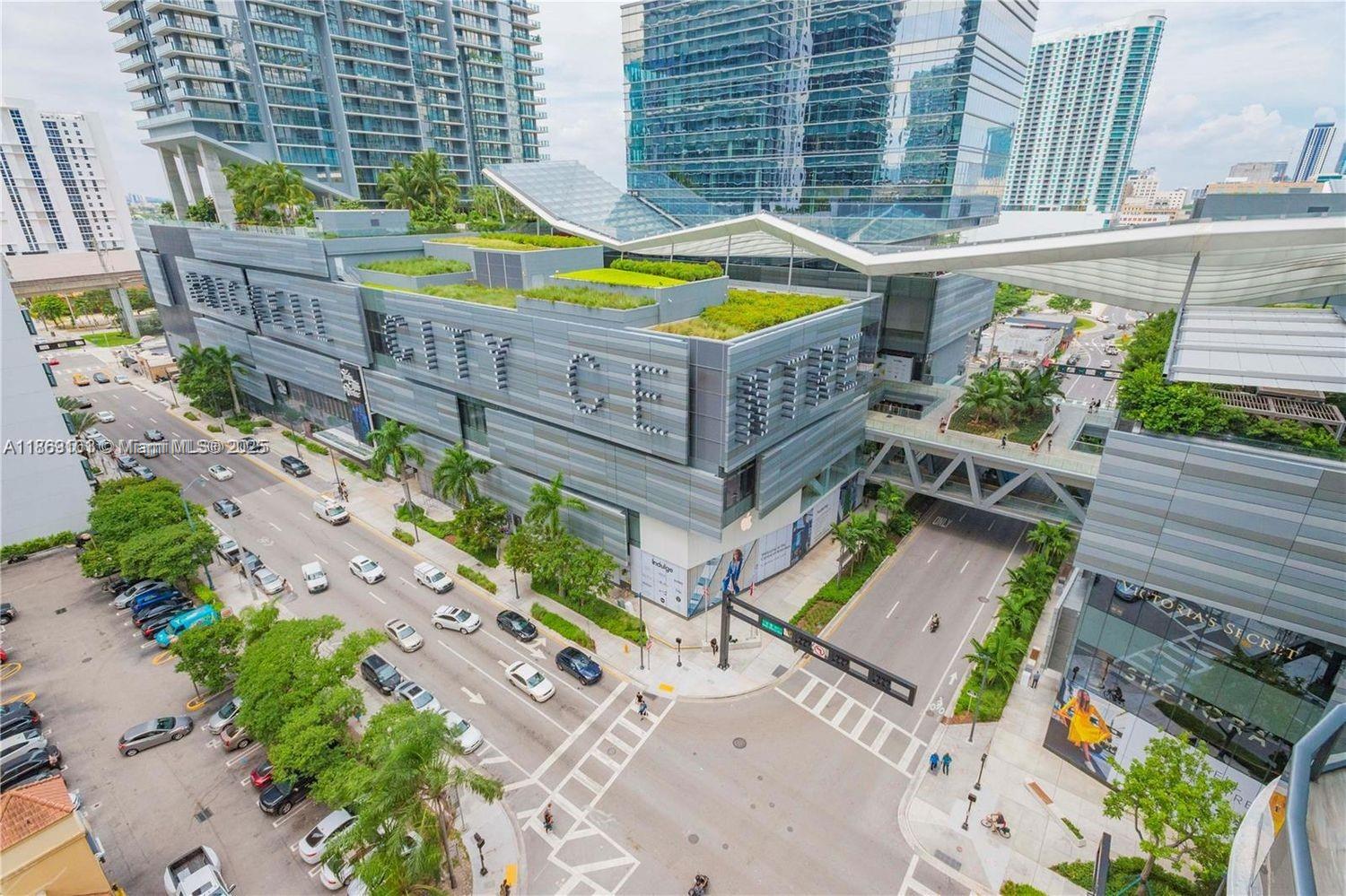 801 SMA RESIDENCES CONDO - Residential