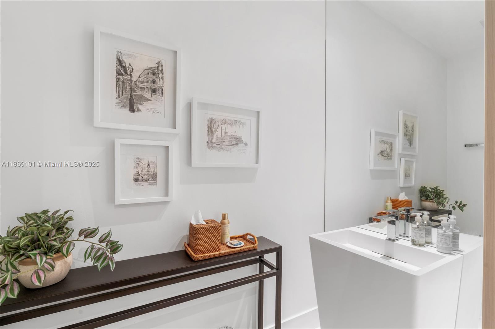 801 SMA RESIDENCES CONDO - Residential